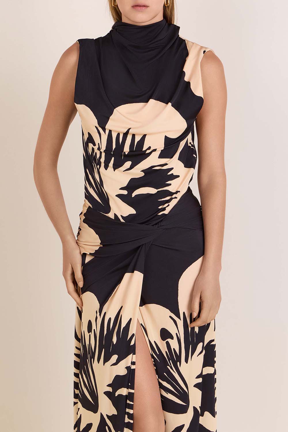 תמונת דוגמן קידמית של בגד גוף