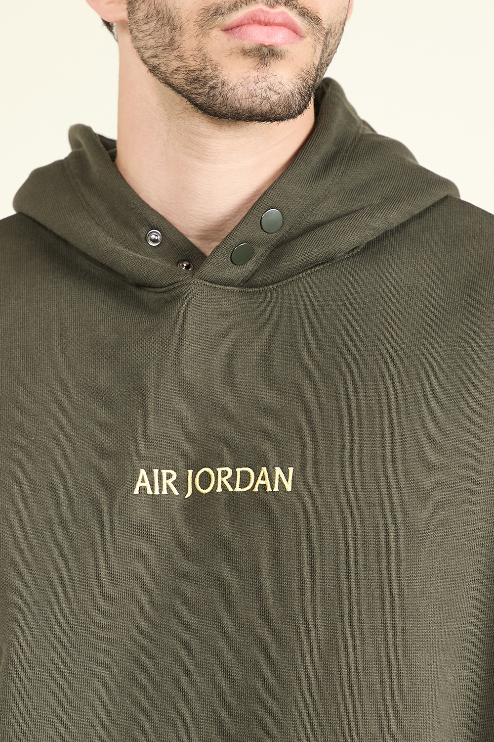 תמונת תקריב דוגמן של סווטשירט פריז סן ז'רמן