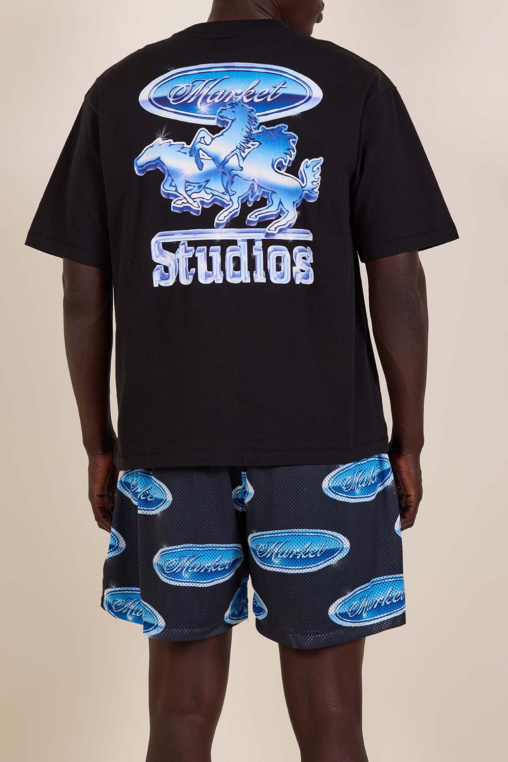 תמונת תקריב דוגמן של חולצת טי