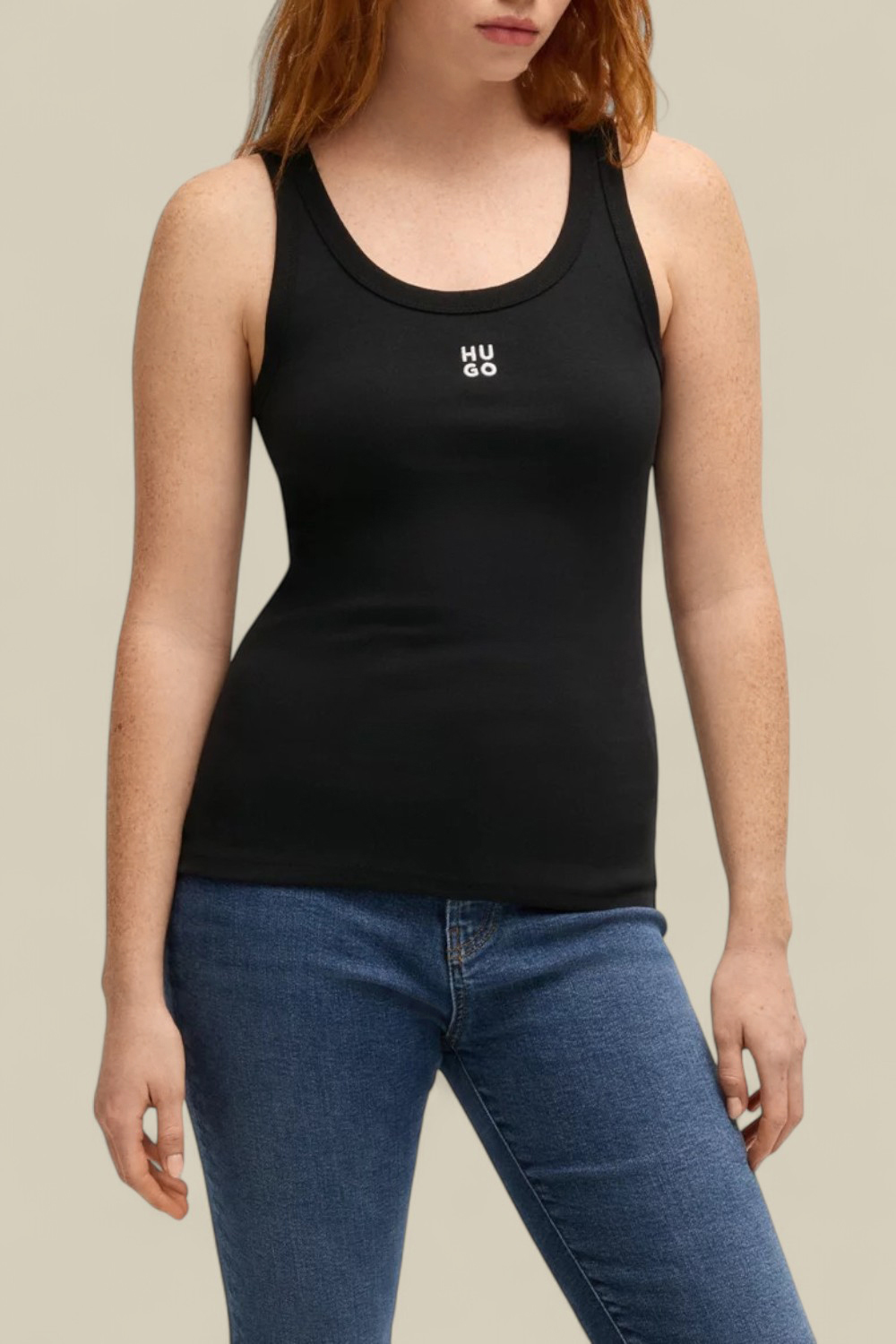 תמונת דוגמן קידמית של גופיה