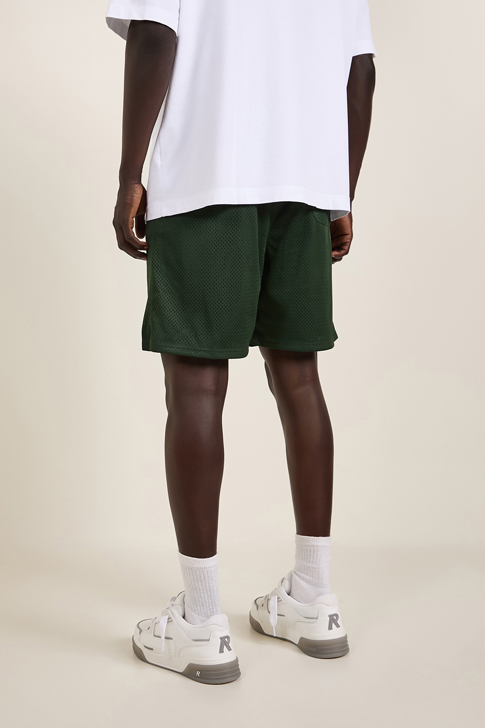 תמונת תקריב דוגמן של מכנסיים קצרים