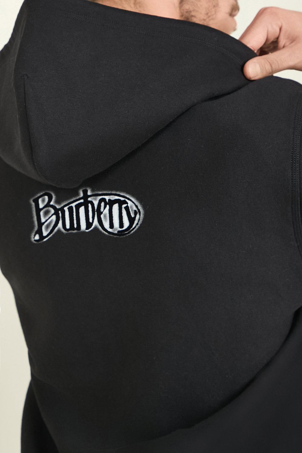 סווטשירט קפוצ'ון עם רוכסן