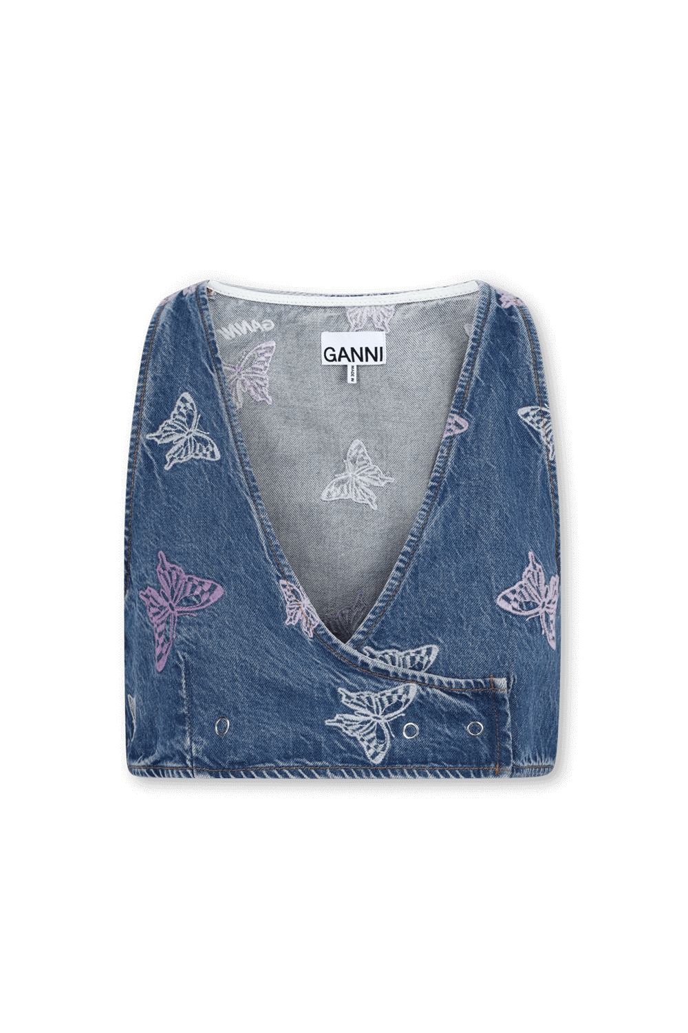 תמונה קידמית של קרופ טופ מעטפה עם רקמת פרפרים