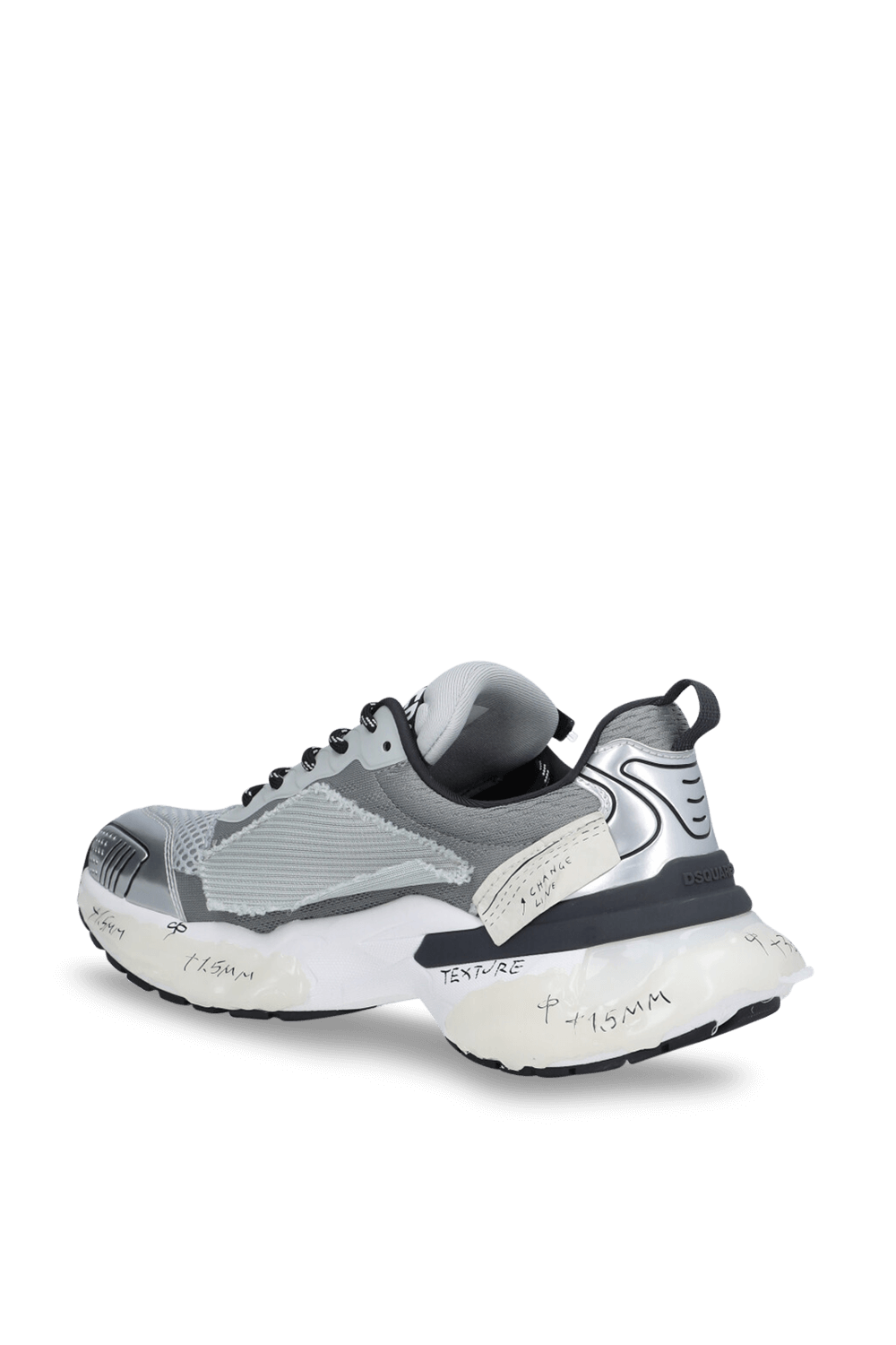 תמונה אחורית של נעלי סניקרס פאסטר