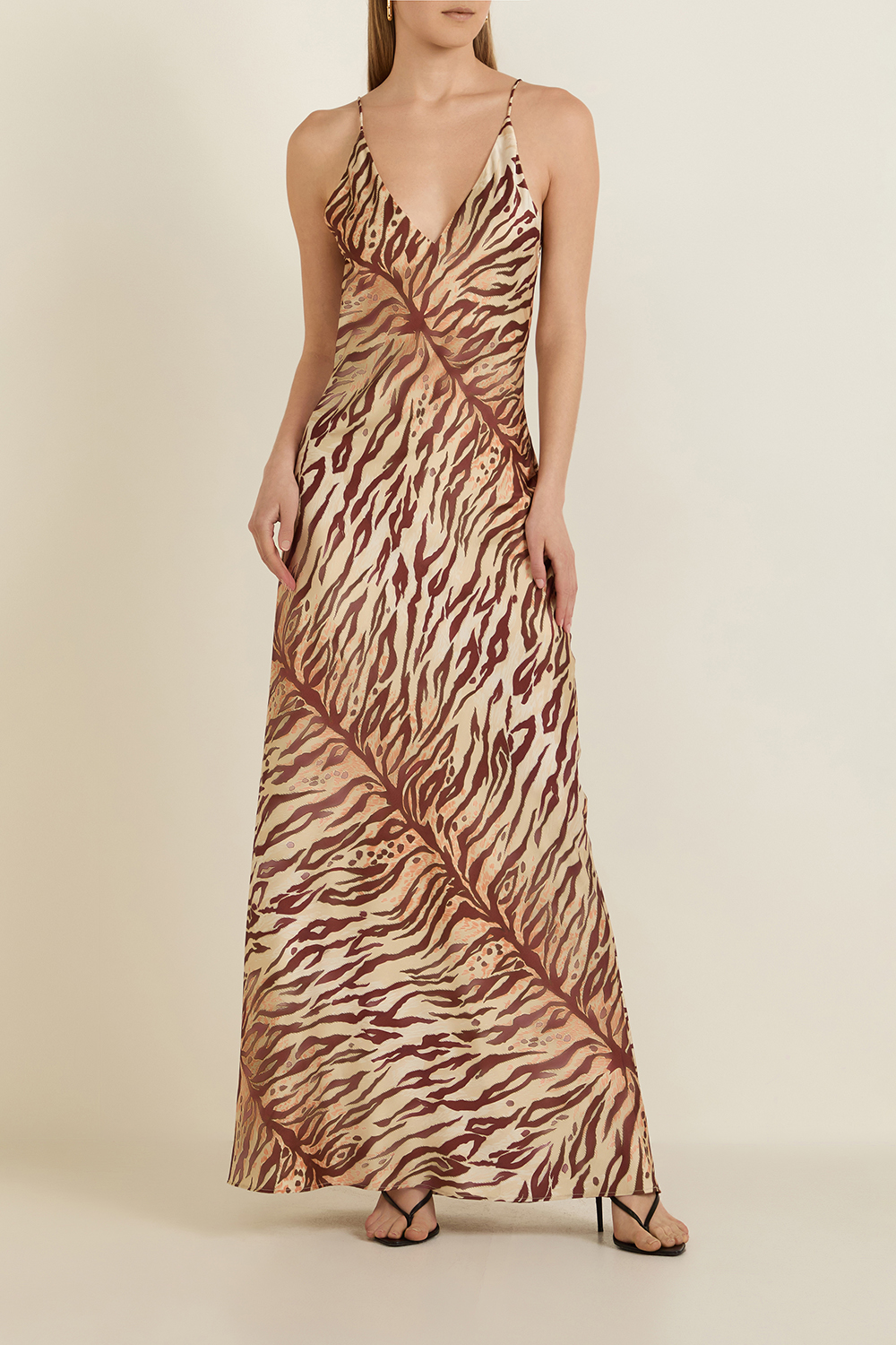 תמונת דוגמן קידמית של שמלת מקסי