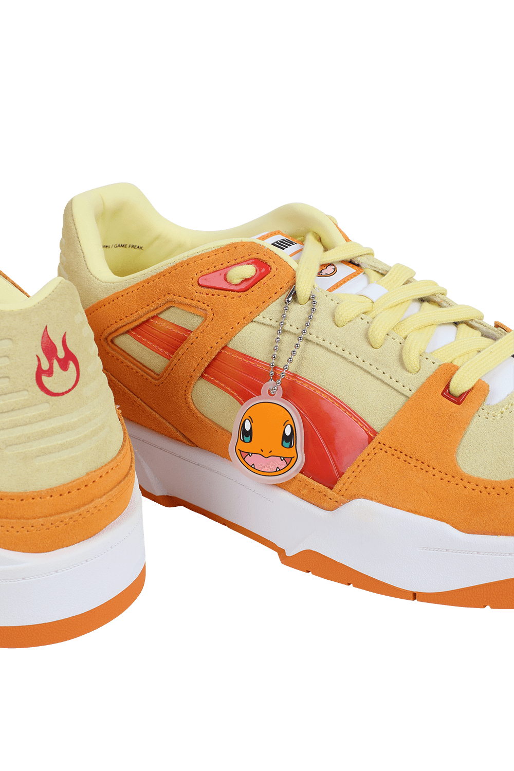 תמונת תקריב של פומה X פוקימון נעלי סניקרס צ'רמנדר