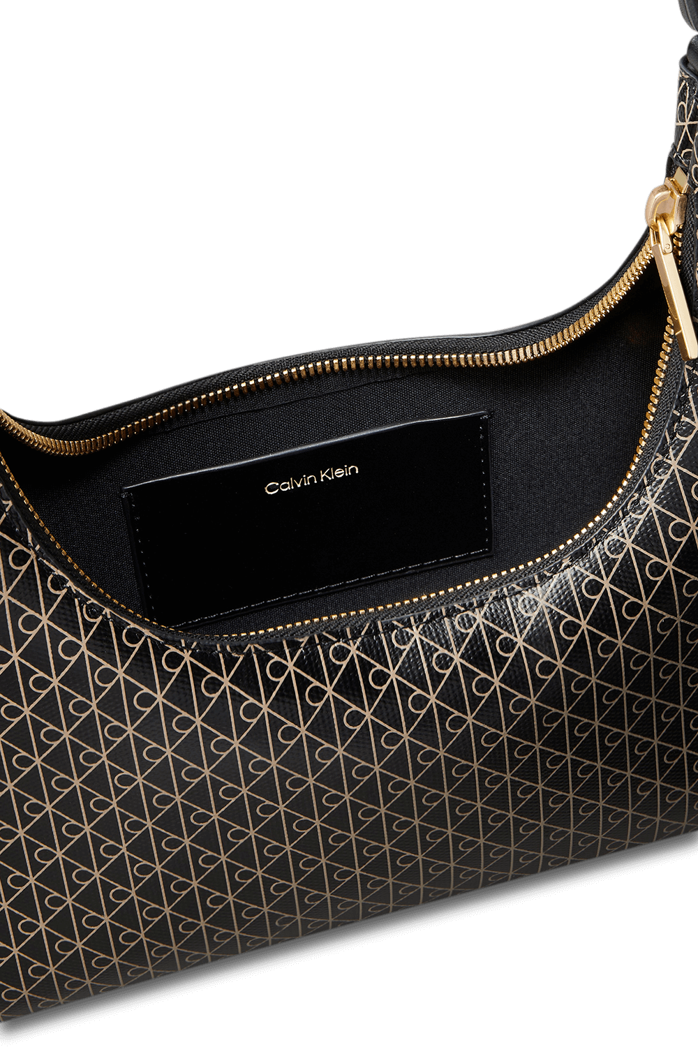 תמונת תקריב של תיק כתף