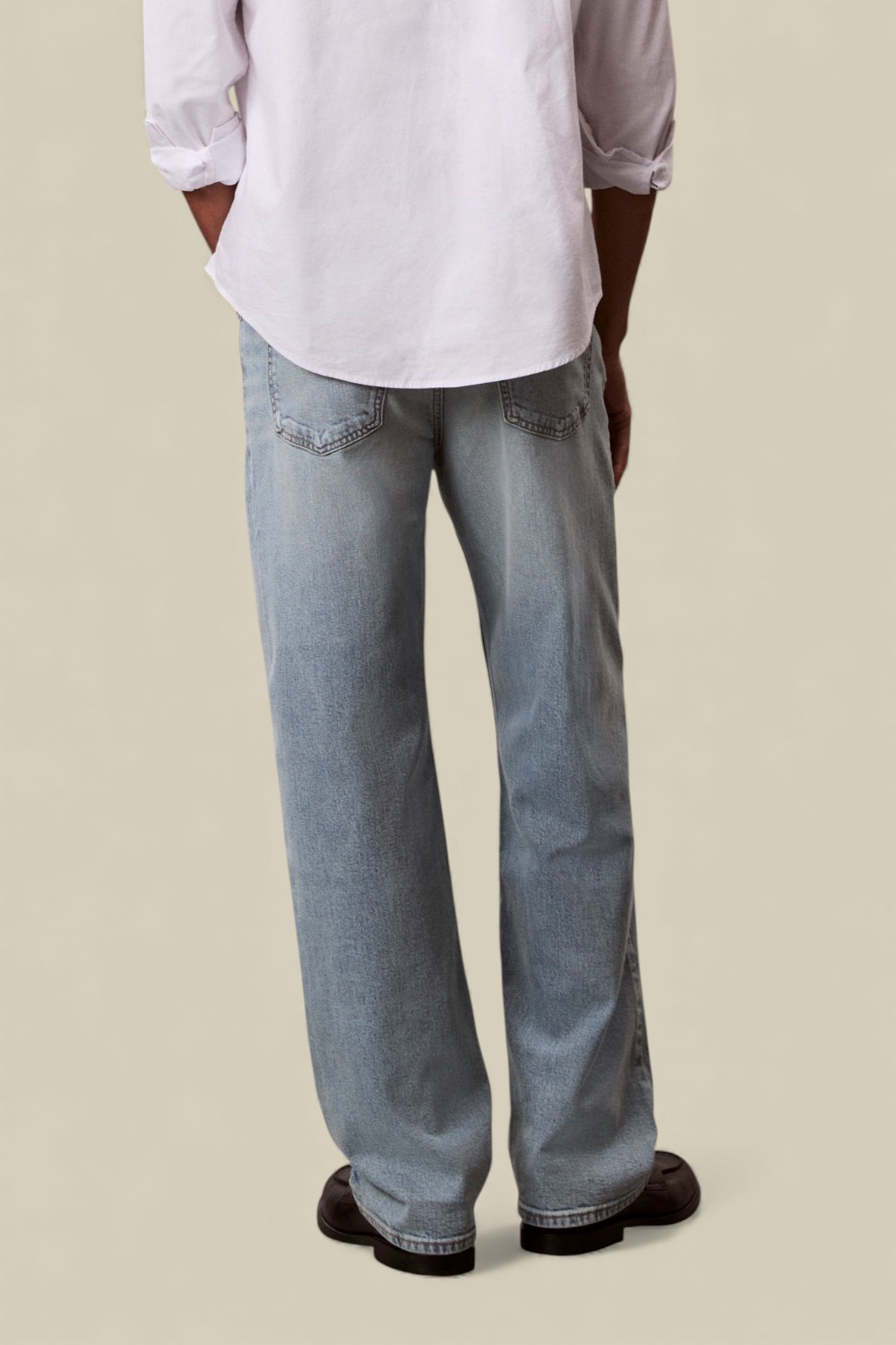 תמונת דוגמן אחורית של מכנסי ג'ינס 90 בגזרה ישרה