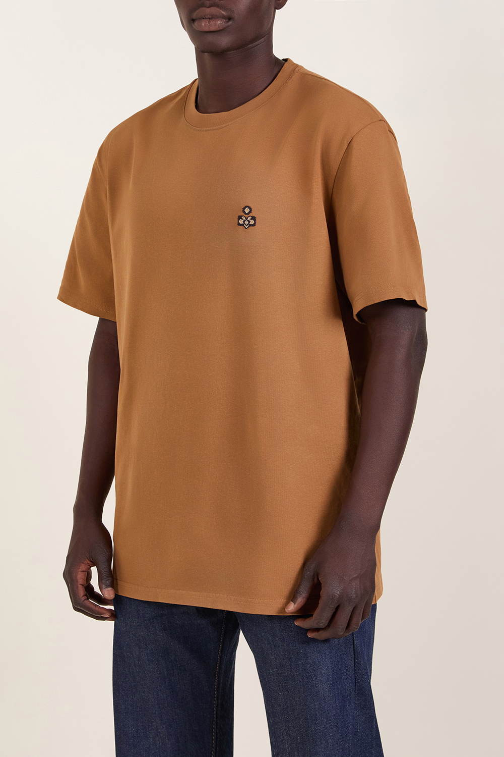 תמונת דוגמן קידמית של חולצת טי