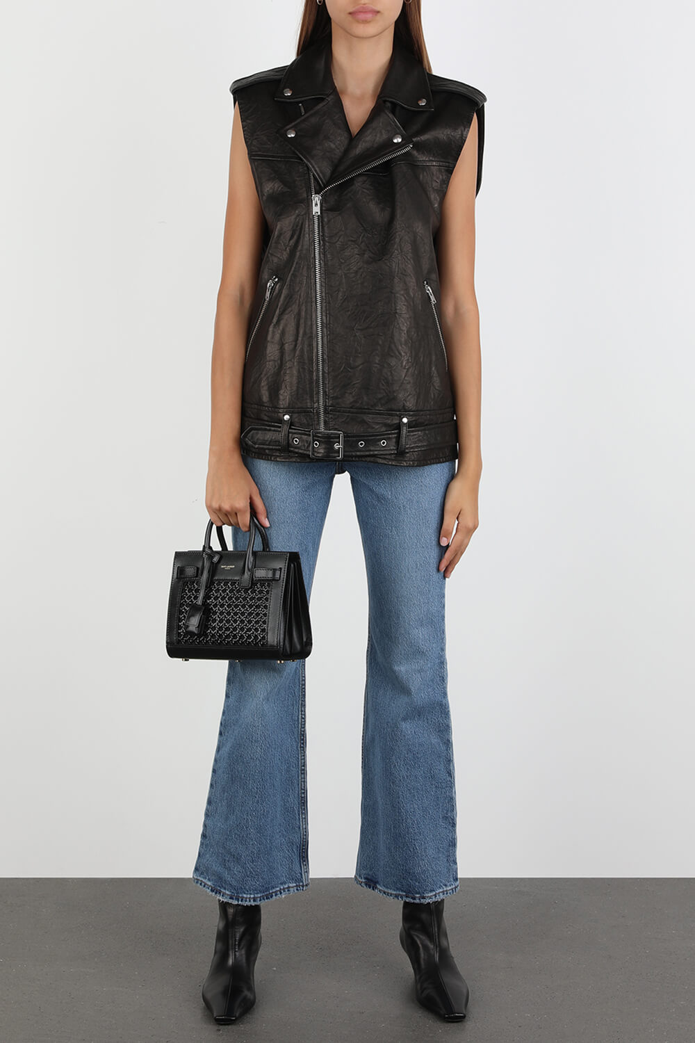 תמונת דוגמן קידמית של מגפוני אריזונה שחורים מעור