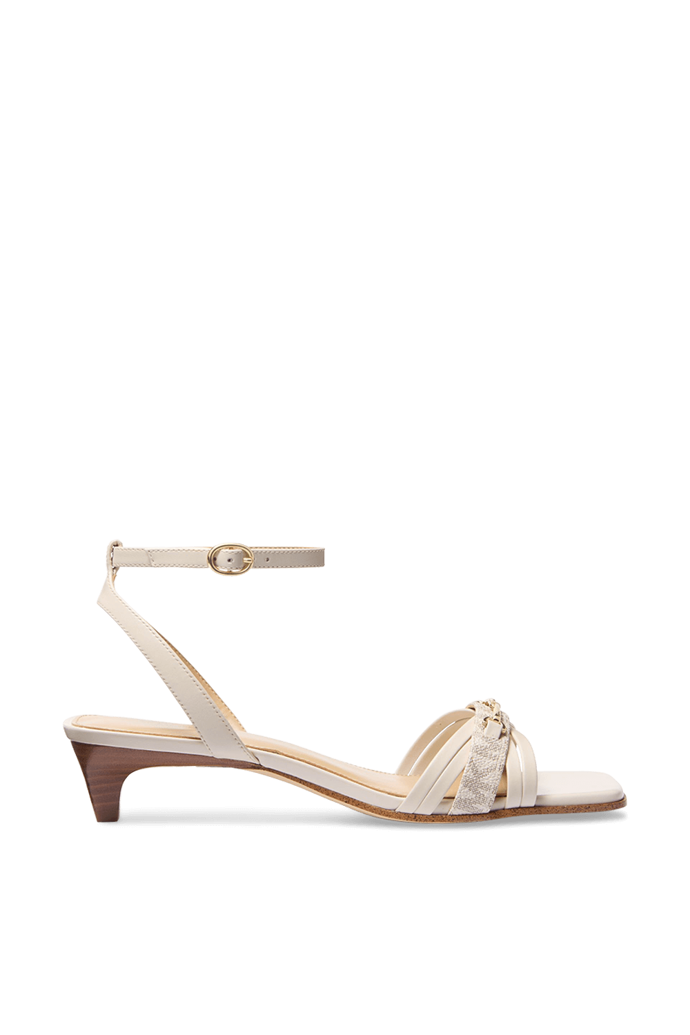 תמונה קידמית של סנדלי עקב