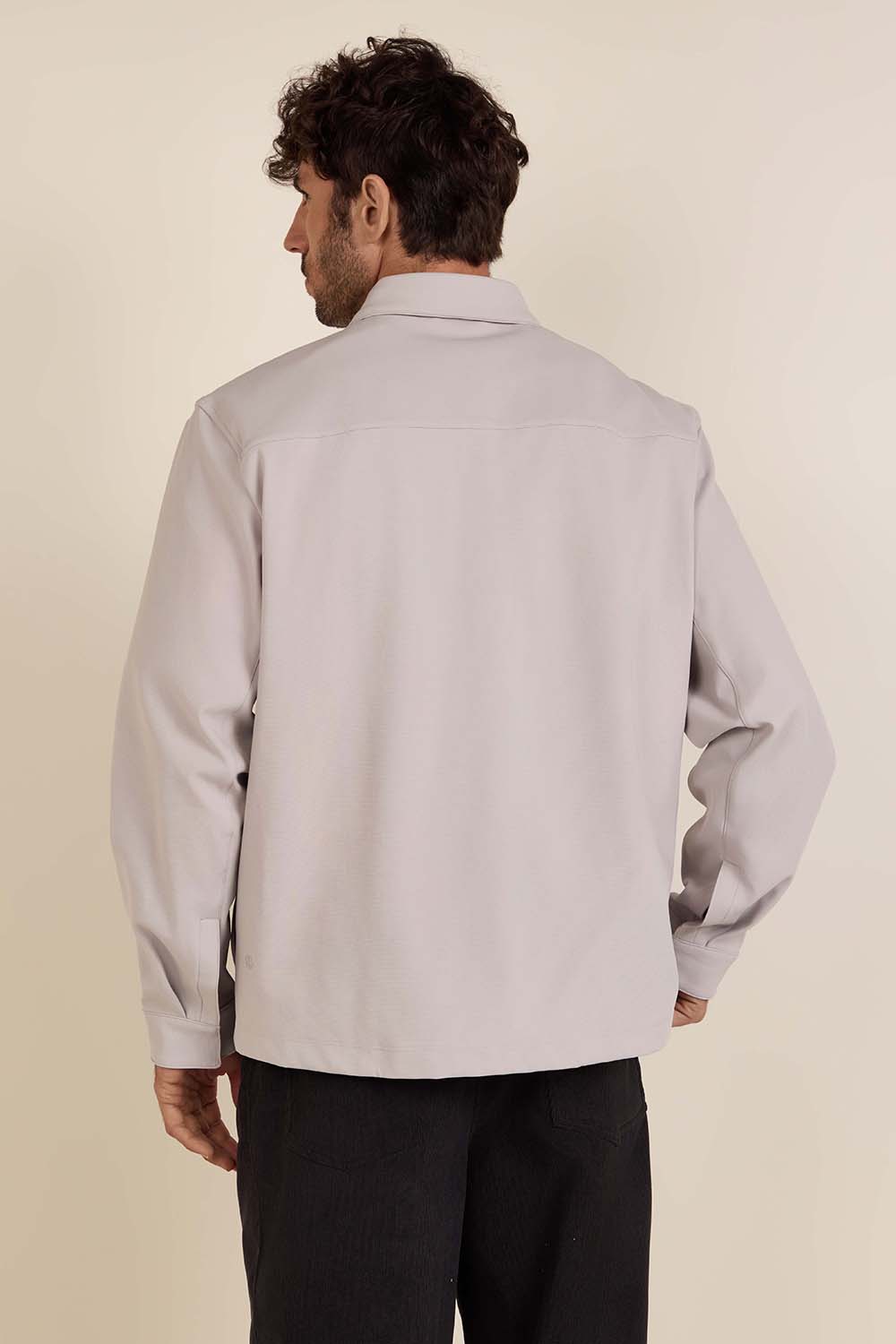 תמונת דוגמן אחורית של Sojourn Overshirt