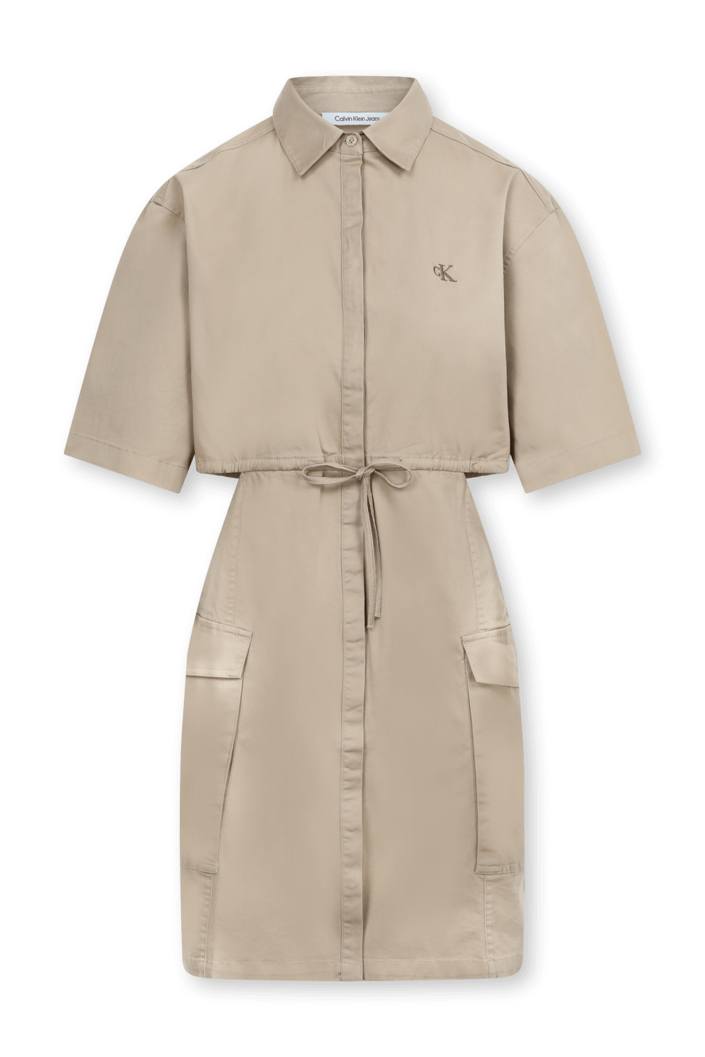 תמונה קידמית של שמלה מכופתרת עם קאט אאוט