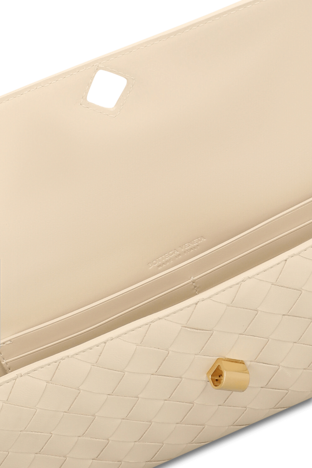 תמונת פנים של תיק אנדיאמו קלאץ' מאשרום