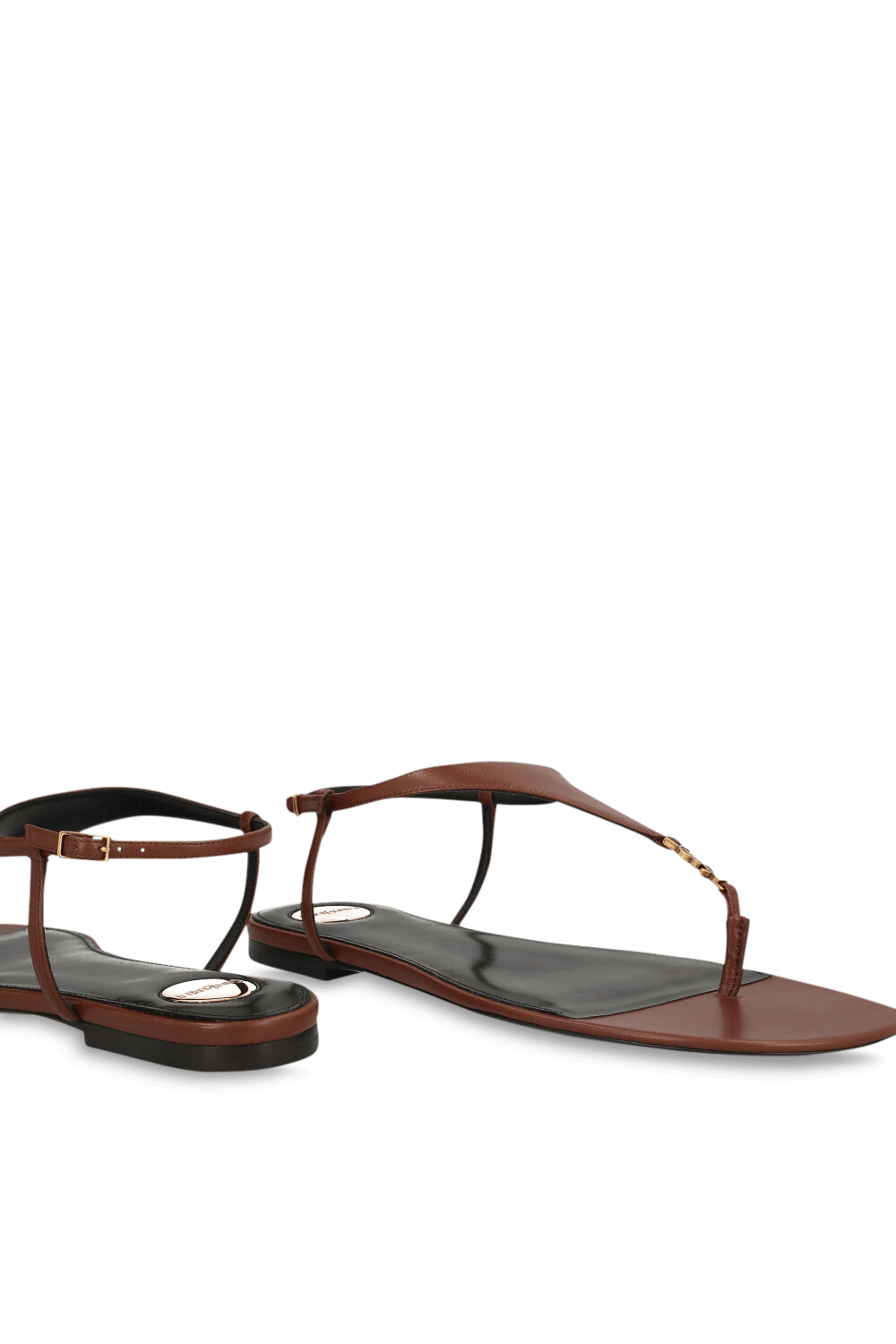 תמונת תקריב של סנדלי אצבע קסנדרה