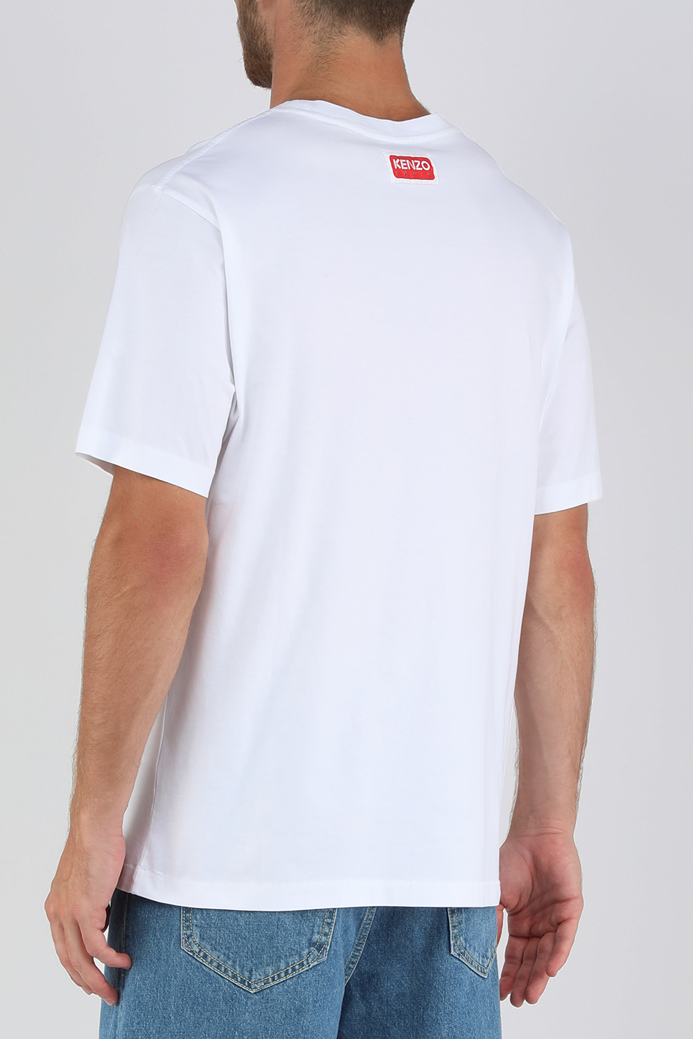 תמונת דוגמן אחורית של חולצת לוגו טי עם פרינט פרח