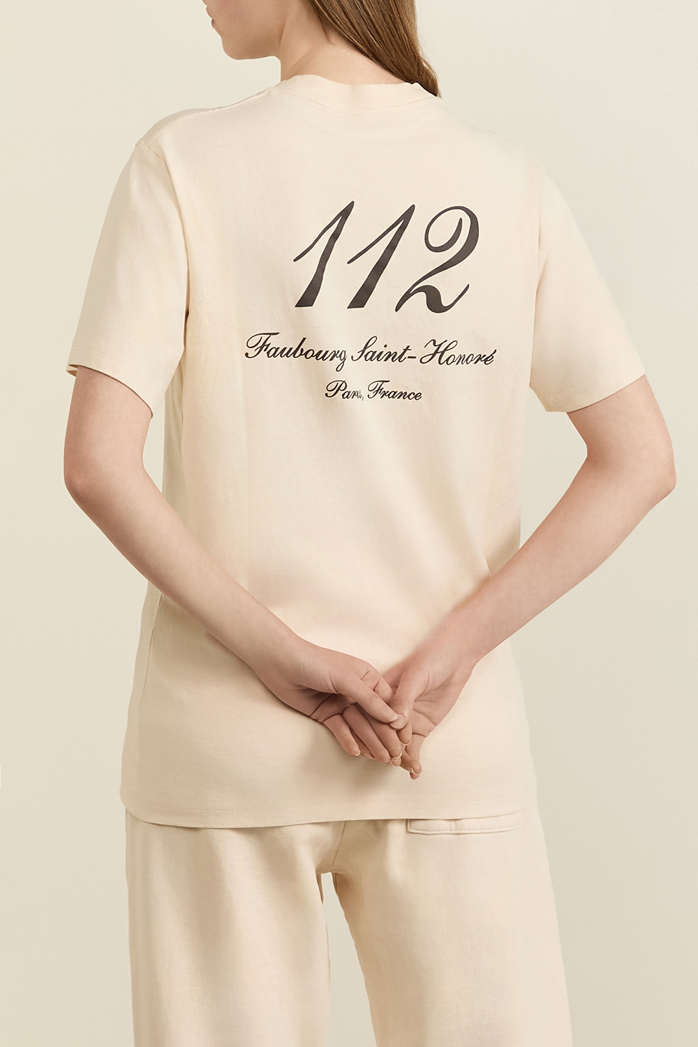 תמונת דוגמן אחורית של חולצת טי