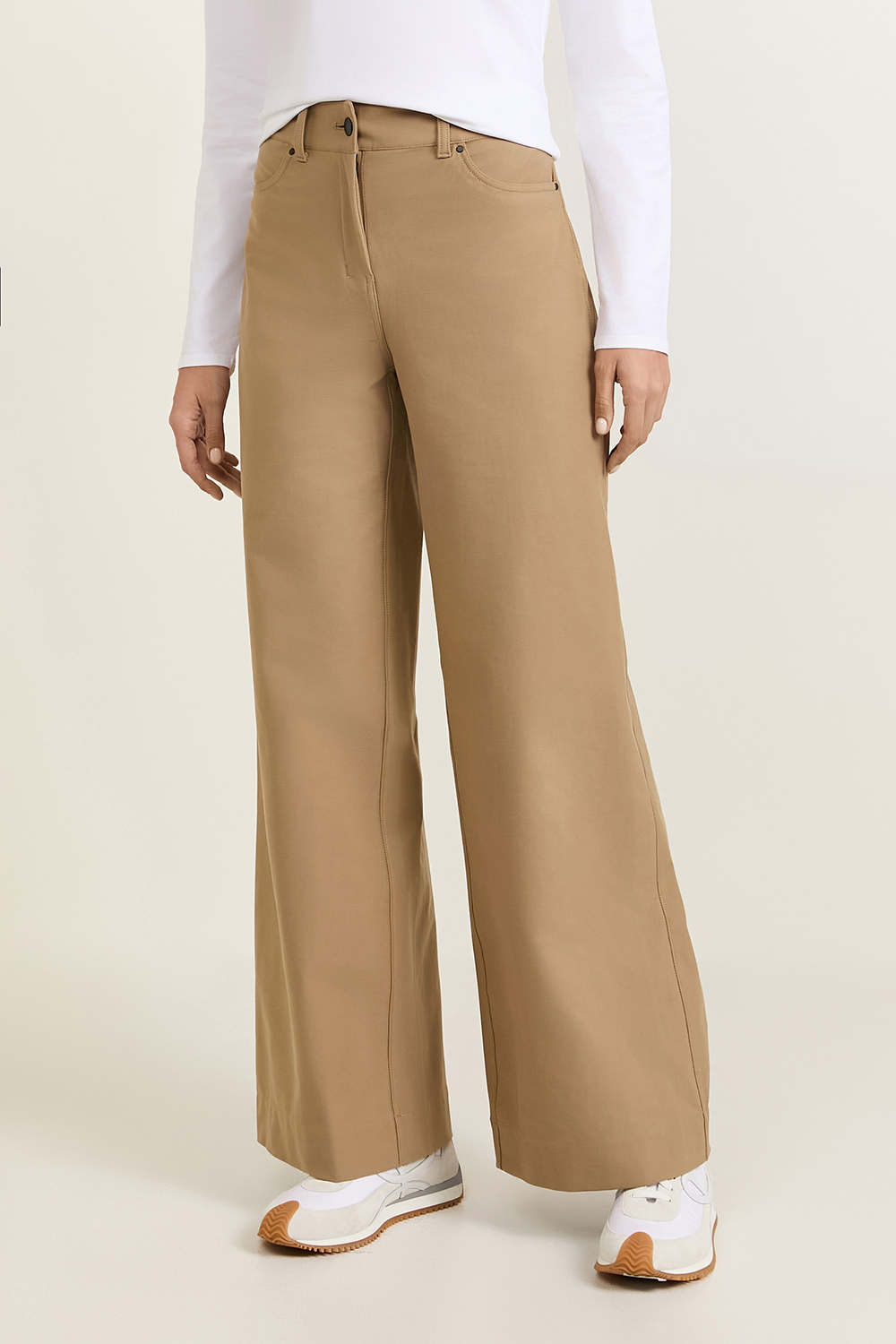 תמונת דוגמן קידמית של City Sleek Utilitech Extra-Wide-Leg Pant *Regular