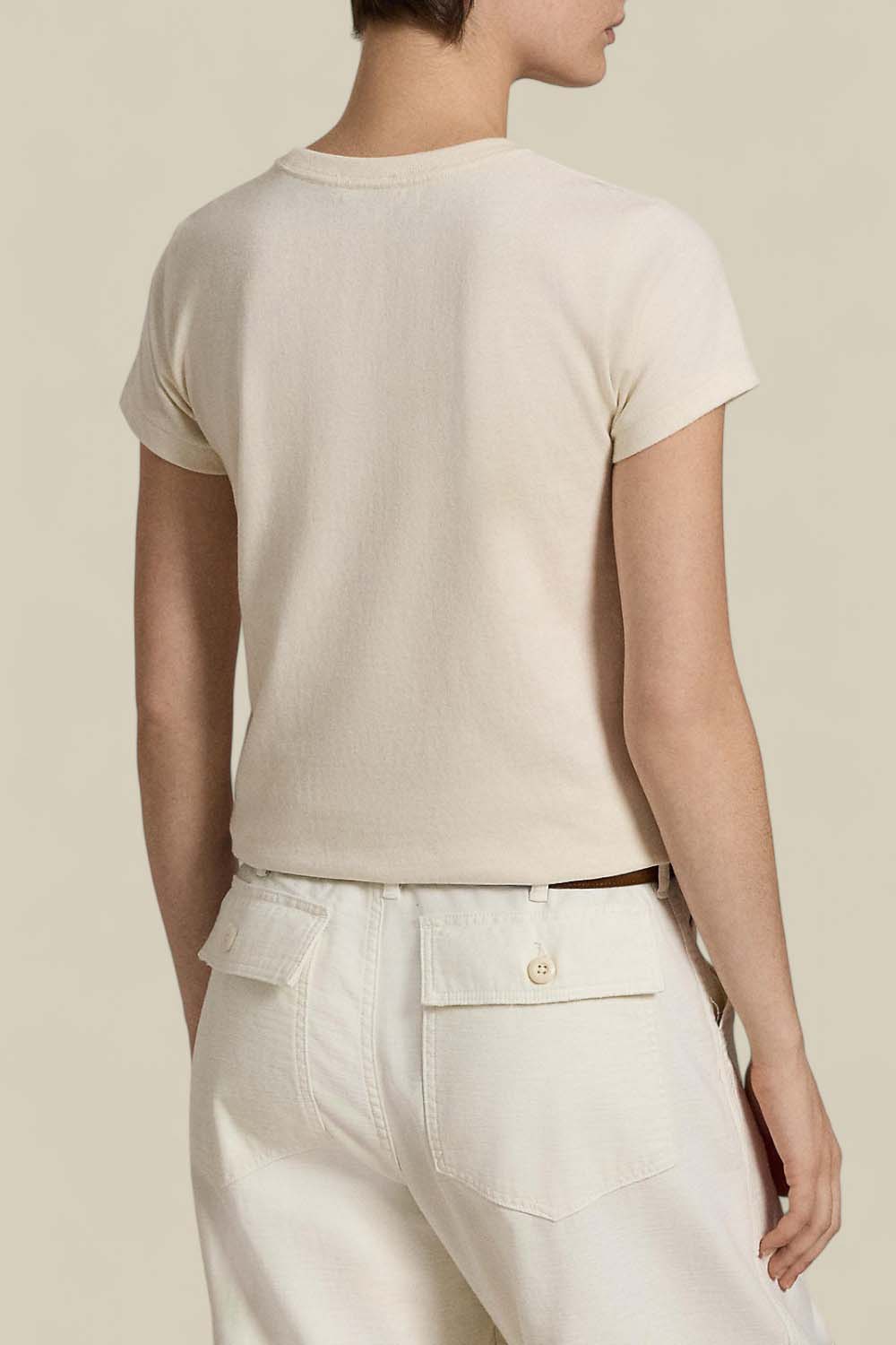 תמונת דוגמן אחורית של חולצת טי