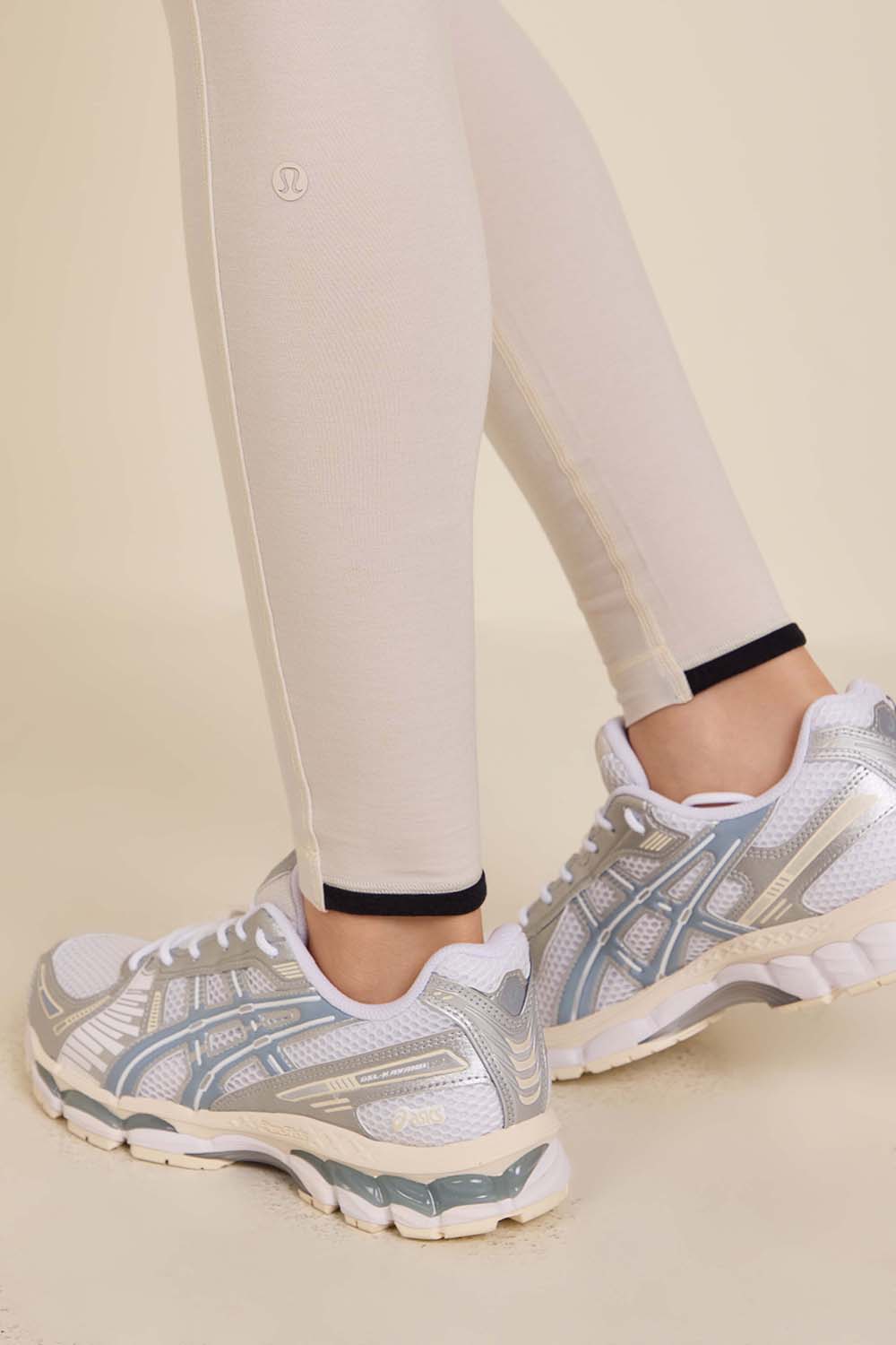 תמונת תקריב דוגמן של Wool-Blend Base Layer Tight