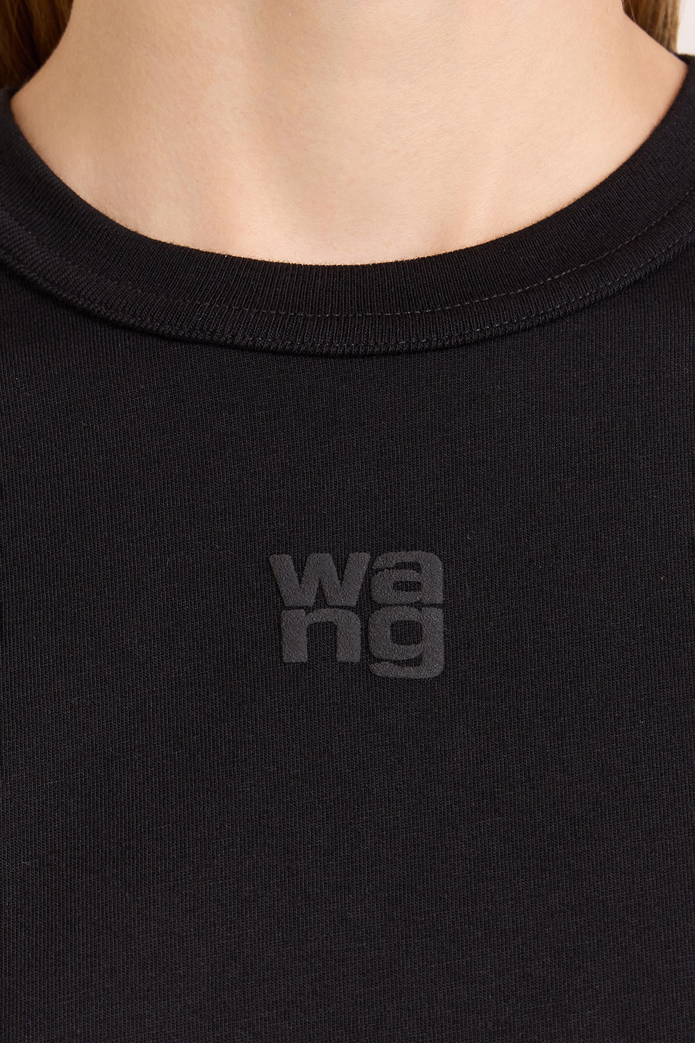 תמונת תקריב דוגמן של חולצת טי