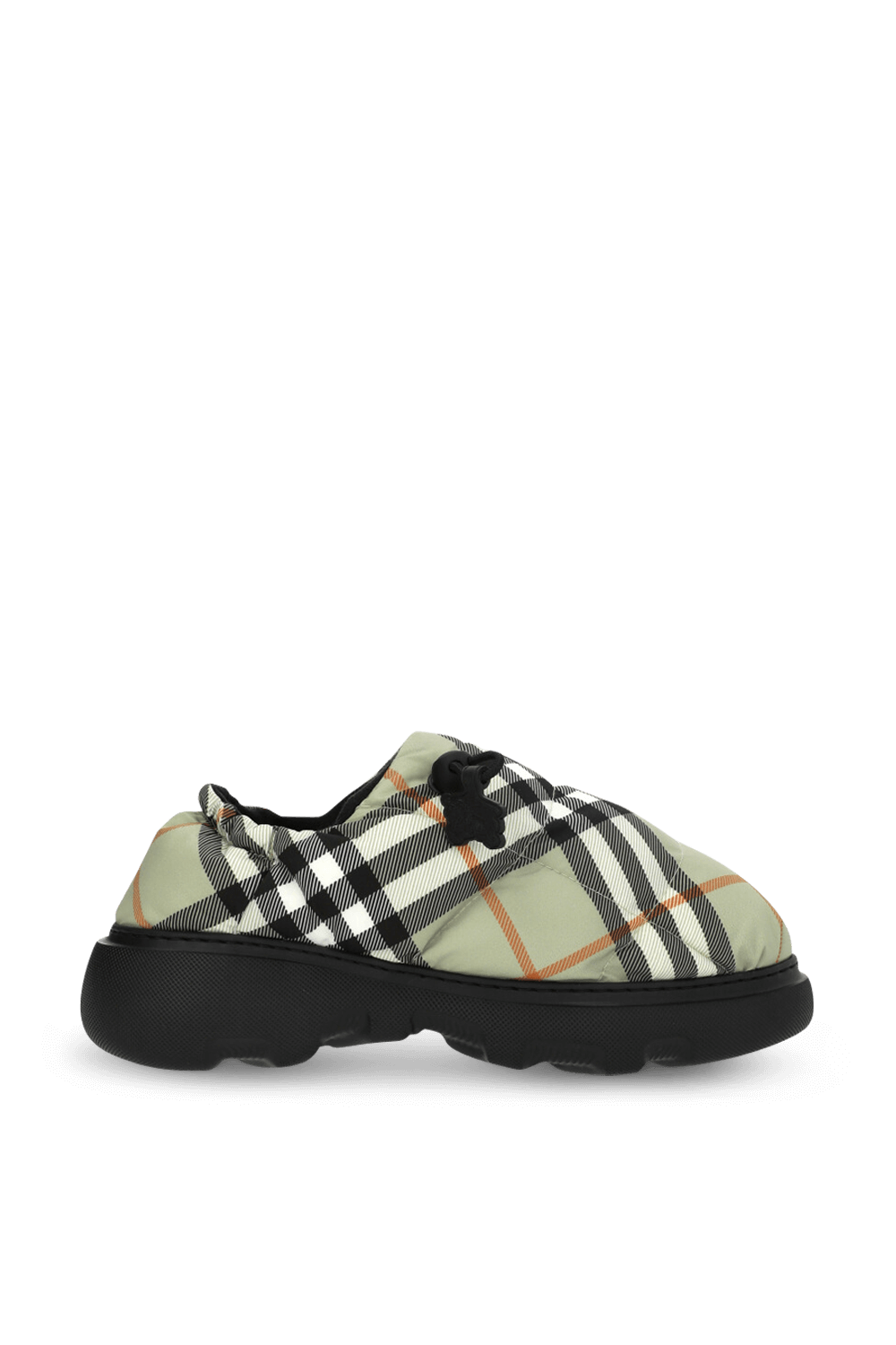 תמונה קידמית של נעלי סניקרס