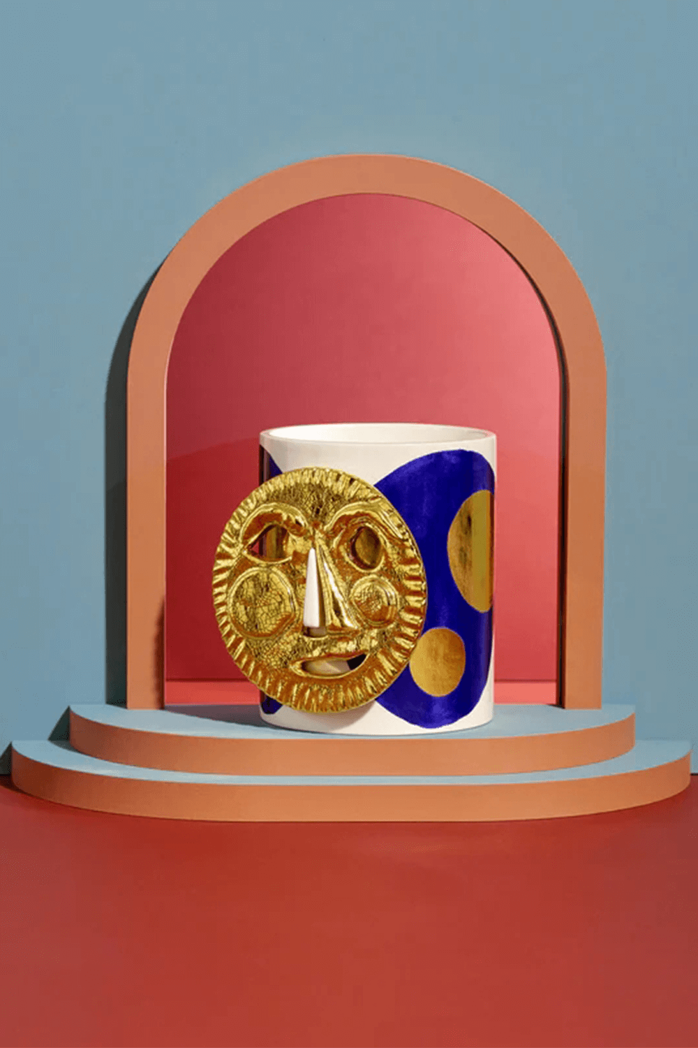 תמונת תקריב של Ruan Hoffmann Candle with Lid