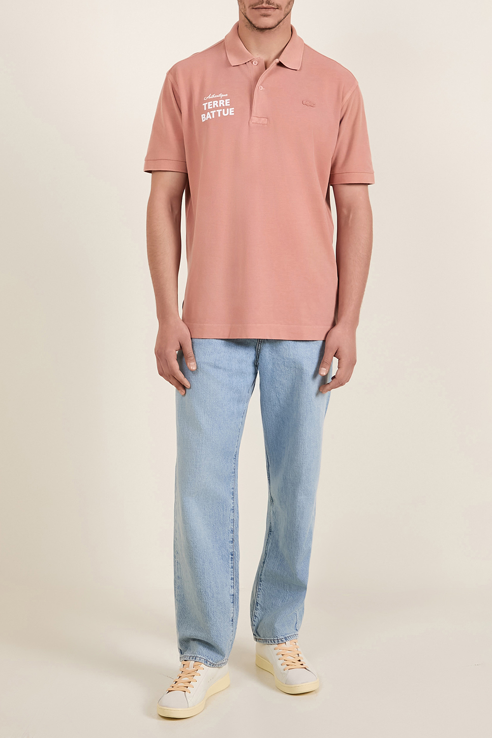 תמונת דוגמן קידמית של נעלי סניקרס קארנבי