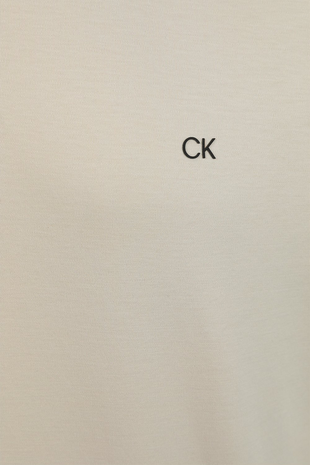 תמונה אחורית של חולצת פולו מכותנה בגזרת סלים