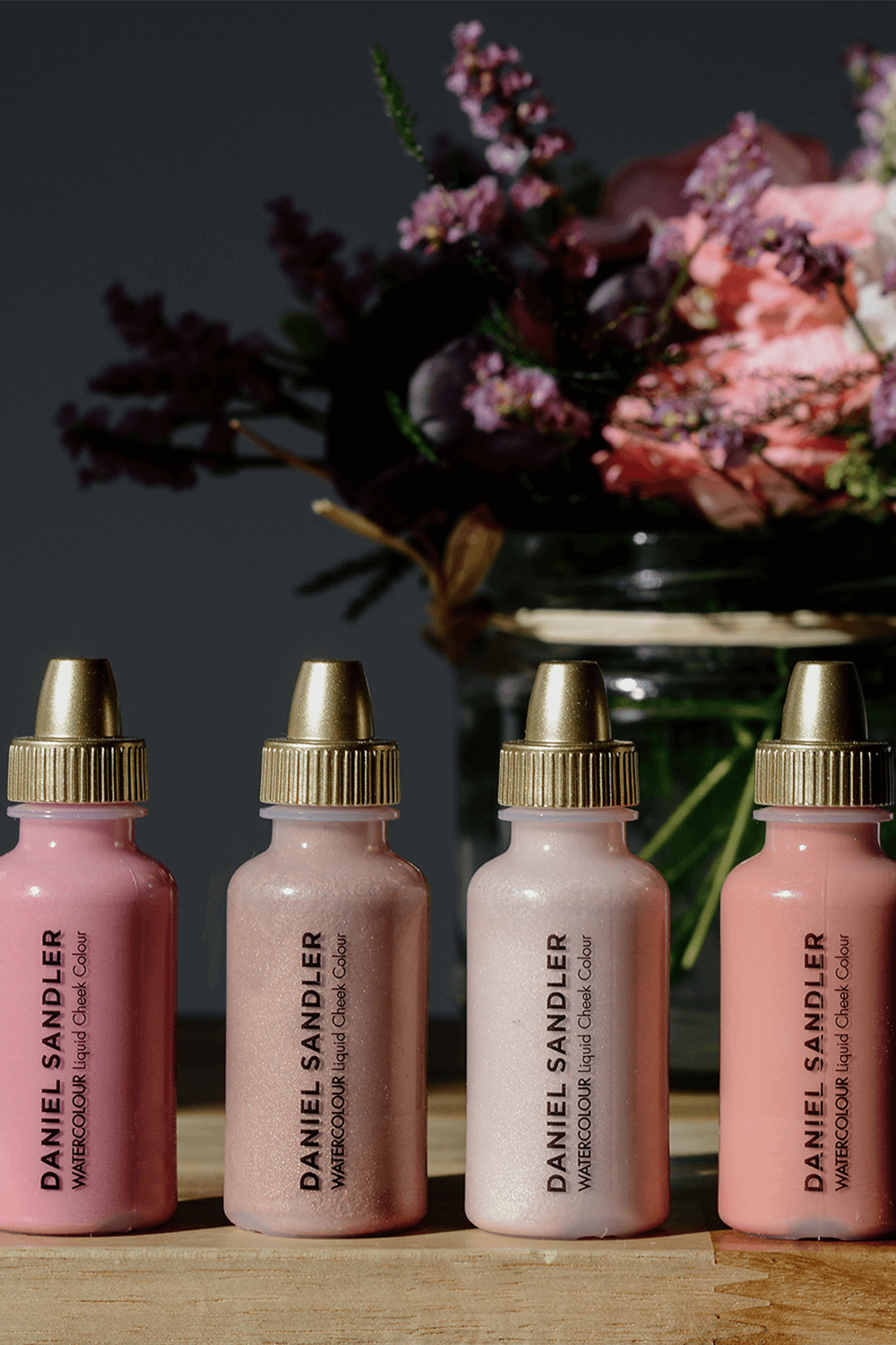 תמונת פנים של Watercolour Liquid Illuminator-Elegance