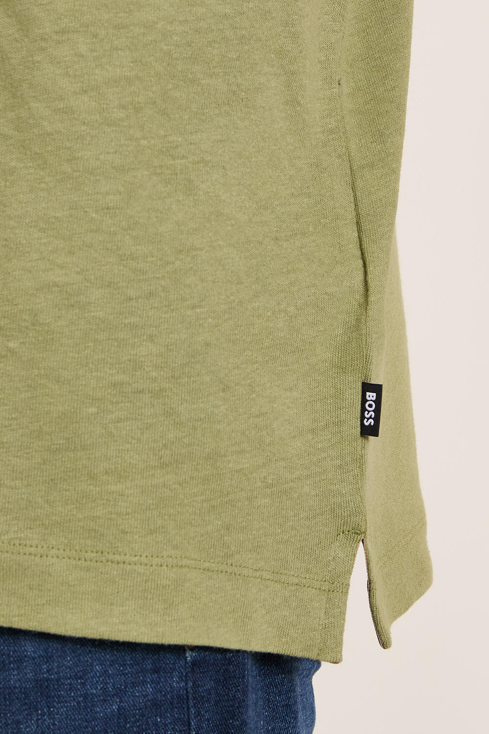 תמונת תקריב דוגמן של חולצת טי