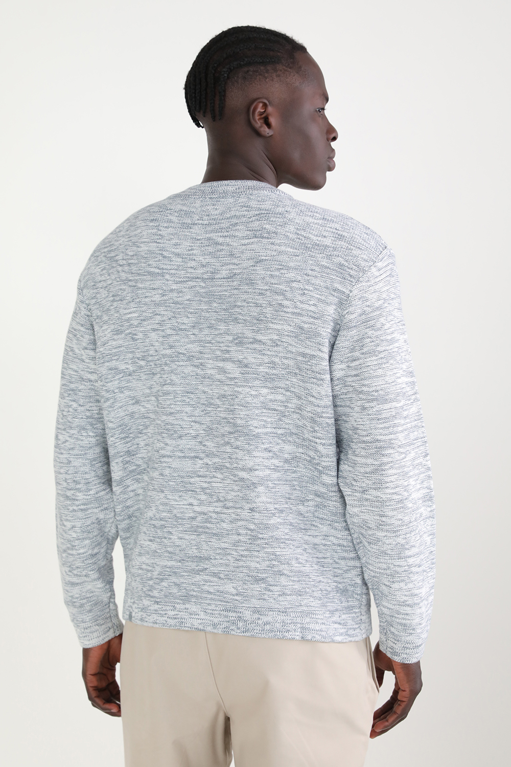 תמונת דוגמן אחורית של Relaxed-Fit Crewneck Knit Sweater