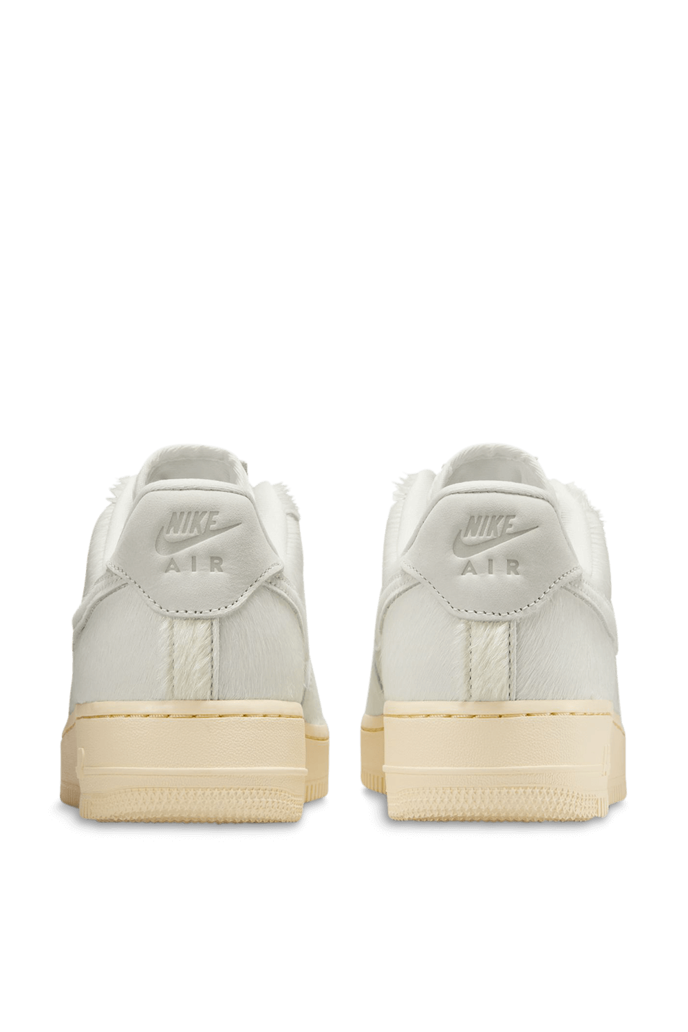 תמונת תקריב של נעלי סניקרס אייר פורס 1 07