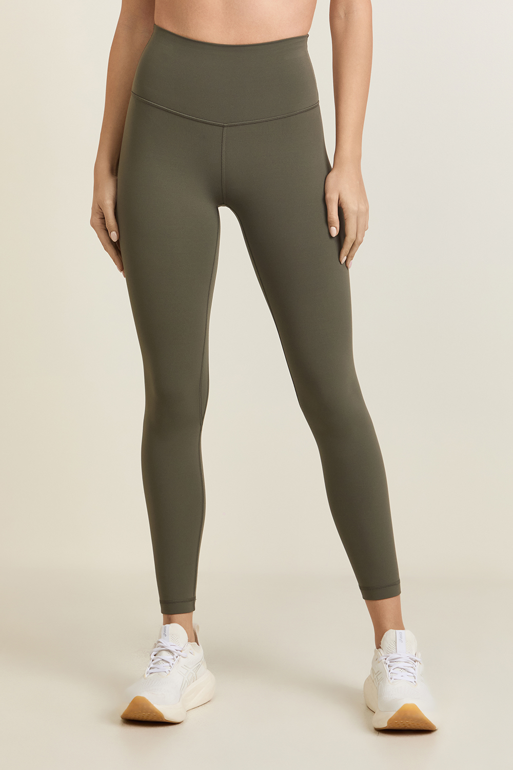 תמונת דוגמן קידמית של Align HR Pant 25