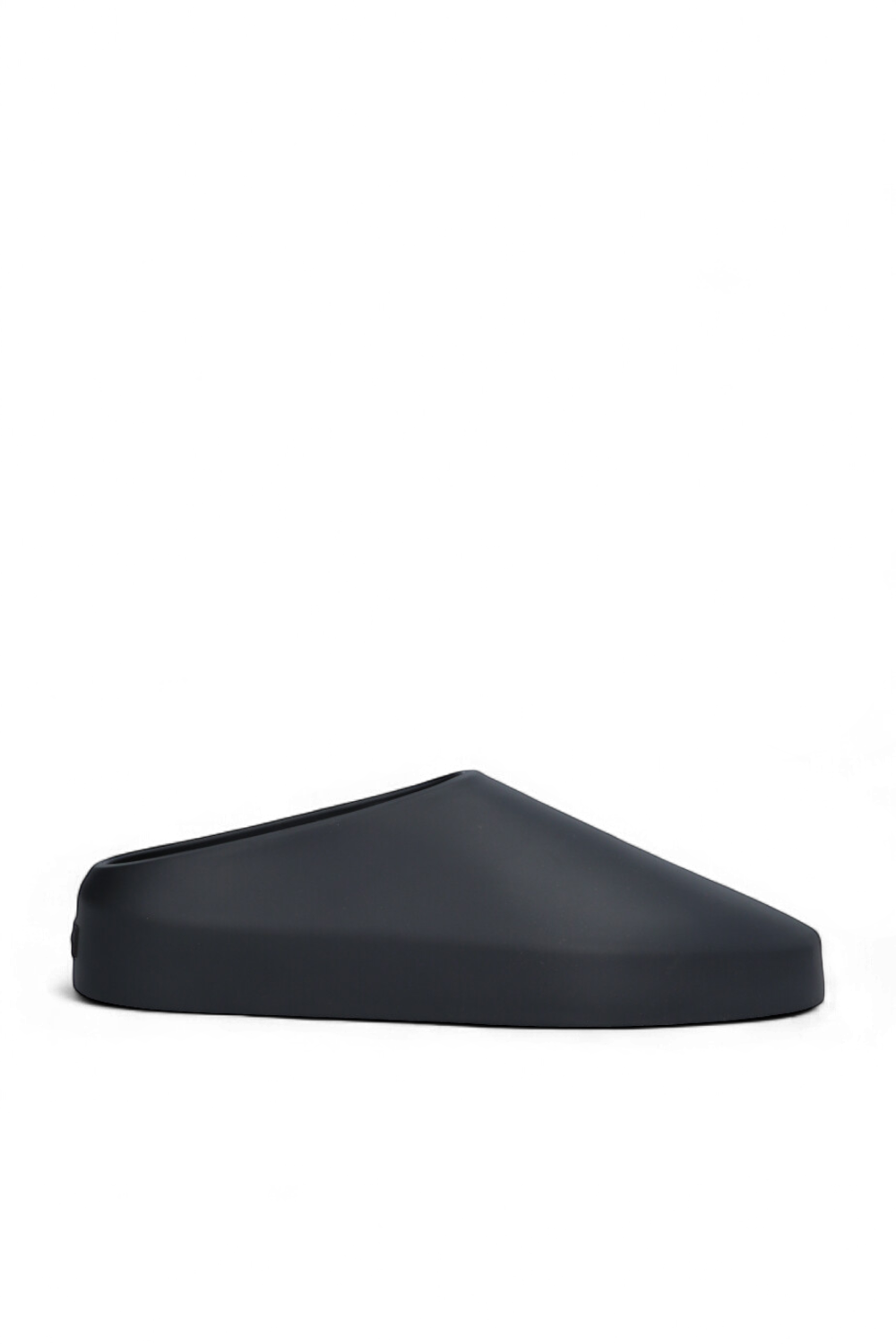 תמונה קידמית של נעלי מיולס