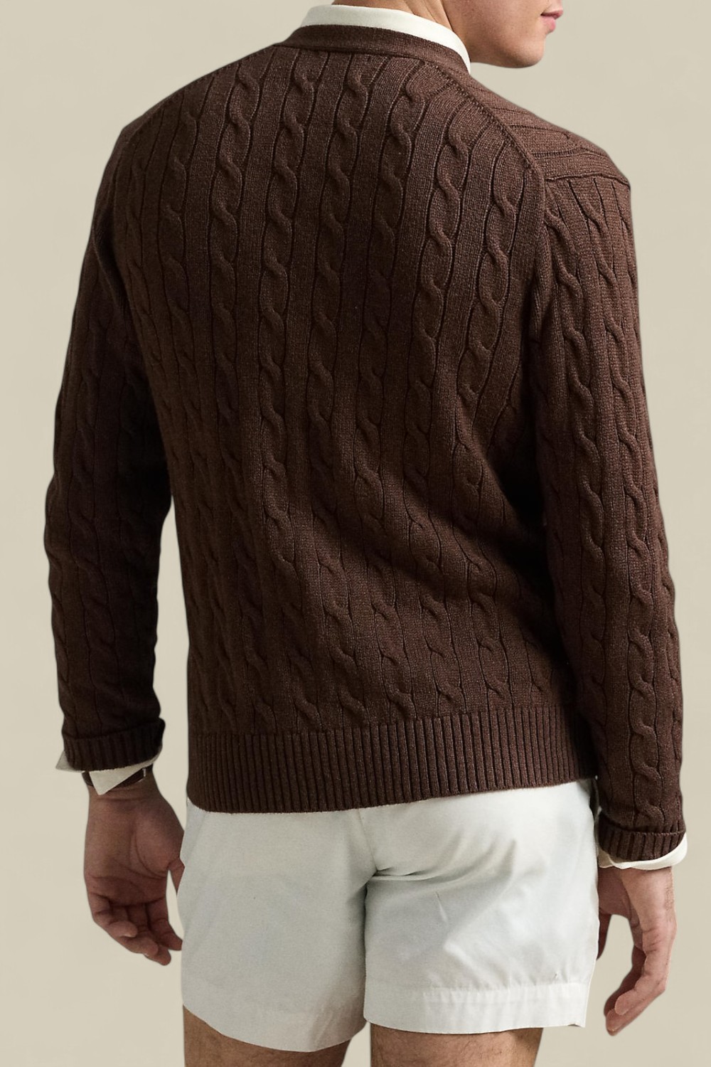 תמונת דוגמן אחורית של קרדיגן כותנה