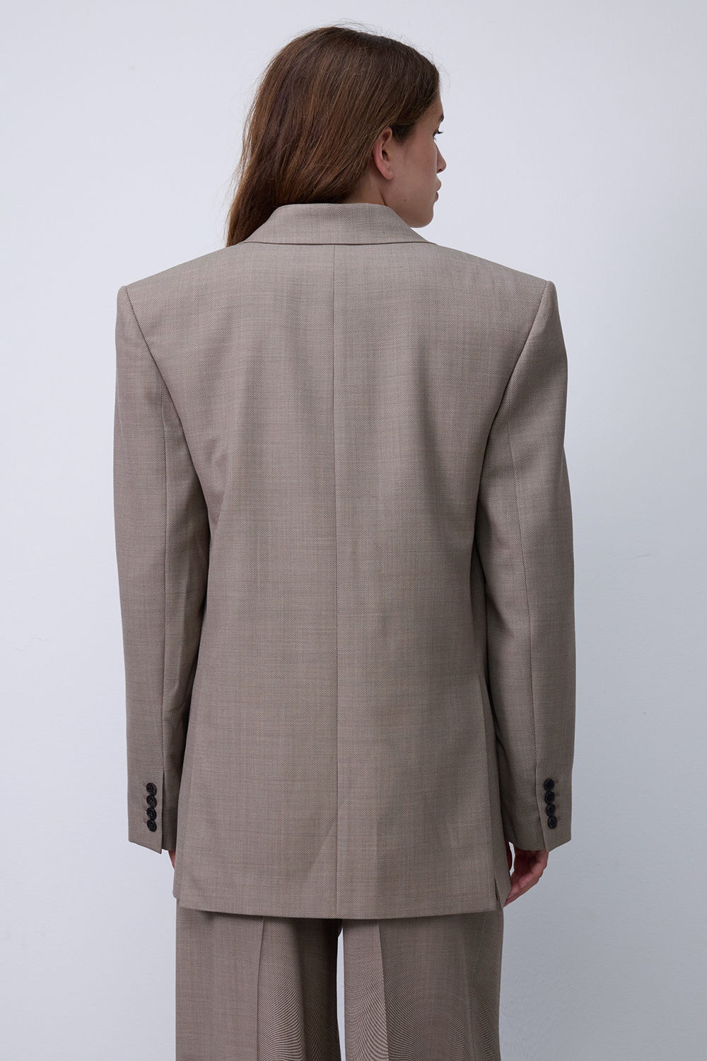 תמונת דוגמן אחורית של ז'קט מחוייט