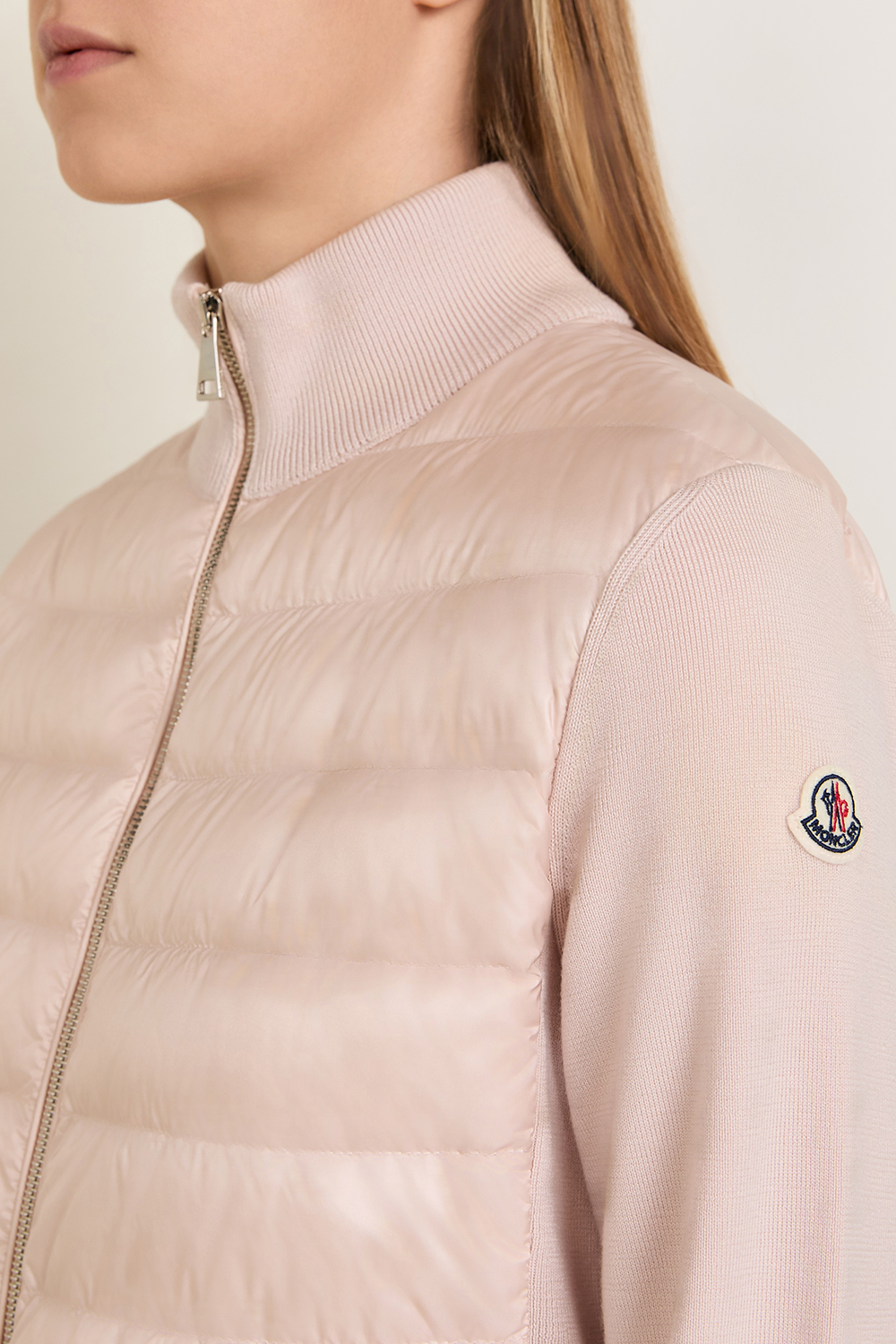 תמונת תקריב דוגמן של קרדיגן פוך