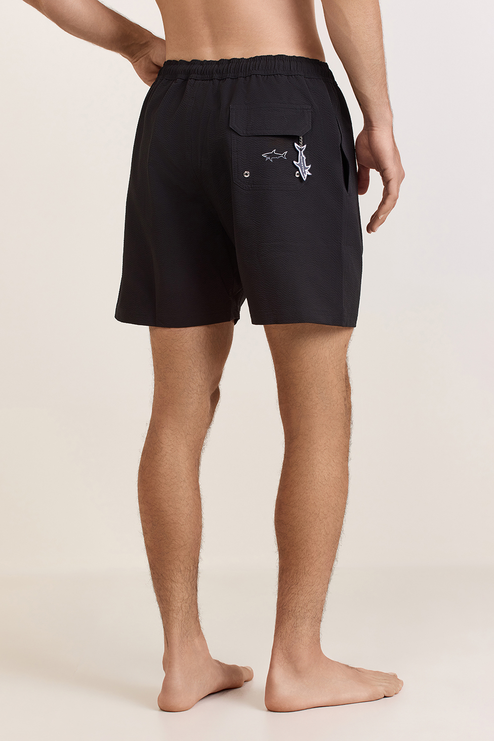 תמונת דוגמן אחורית של מכנסי בגד ים