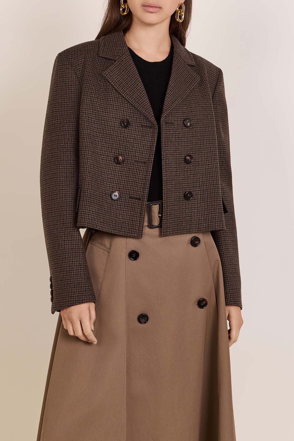 תמונת דוגמן קידמית של ז'קט צמר צמוד