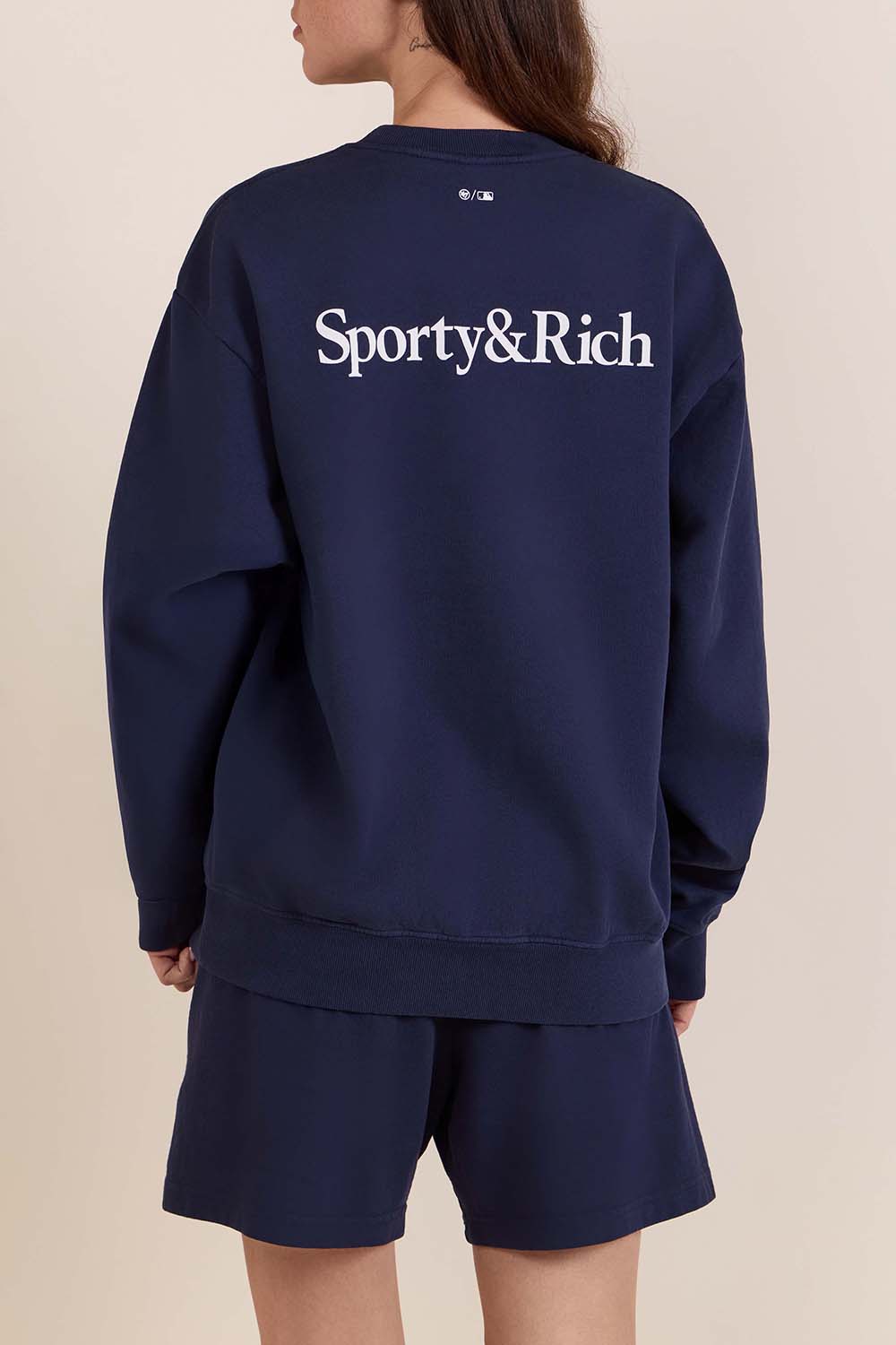 תמונת דוגמן אחורית של סווטשירט ינקיס