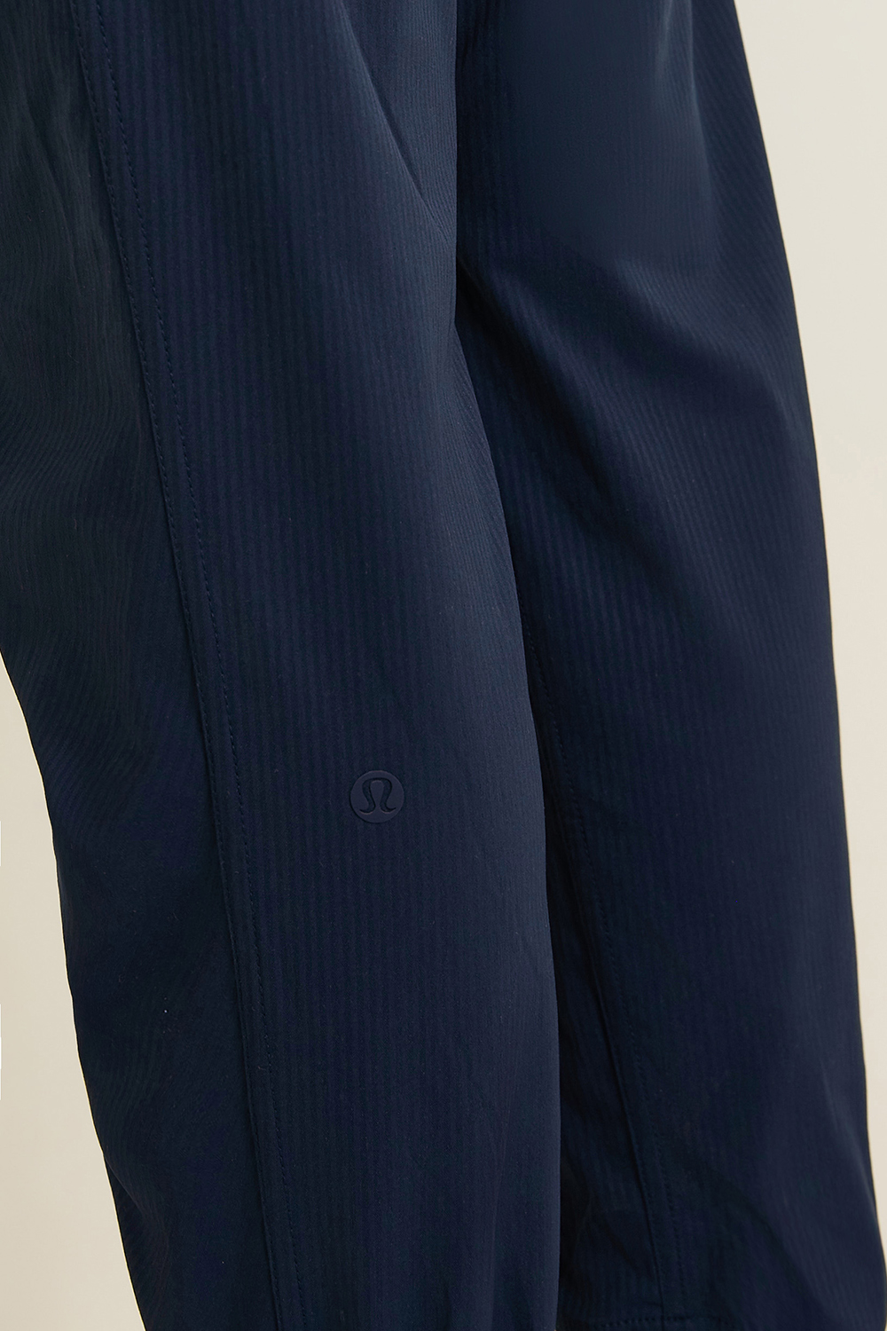 תמונת תקריב דוגמן של Dance Studio Mid-Rise Jogger