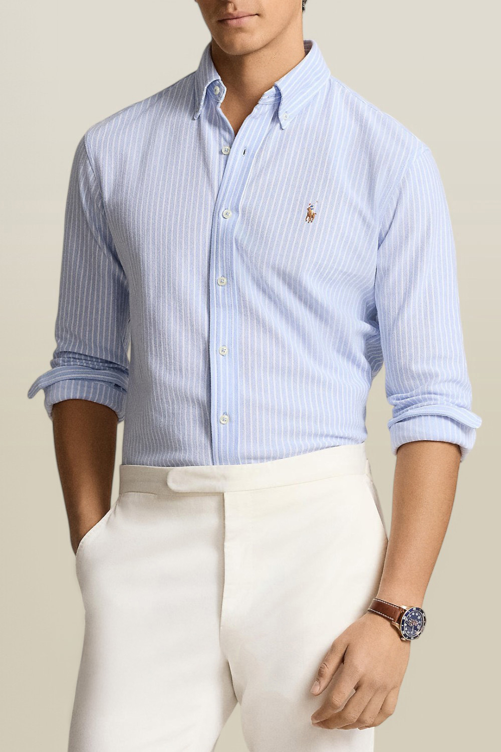 תמונת דוגמן קידמית של חולצת כפתורים