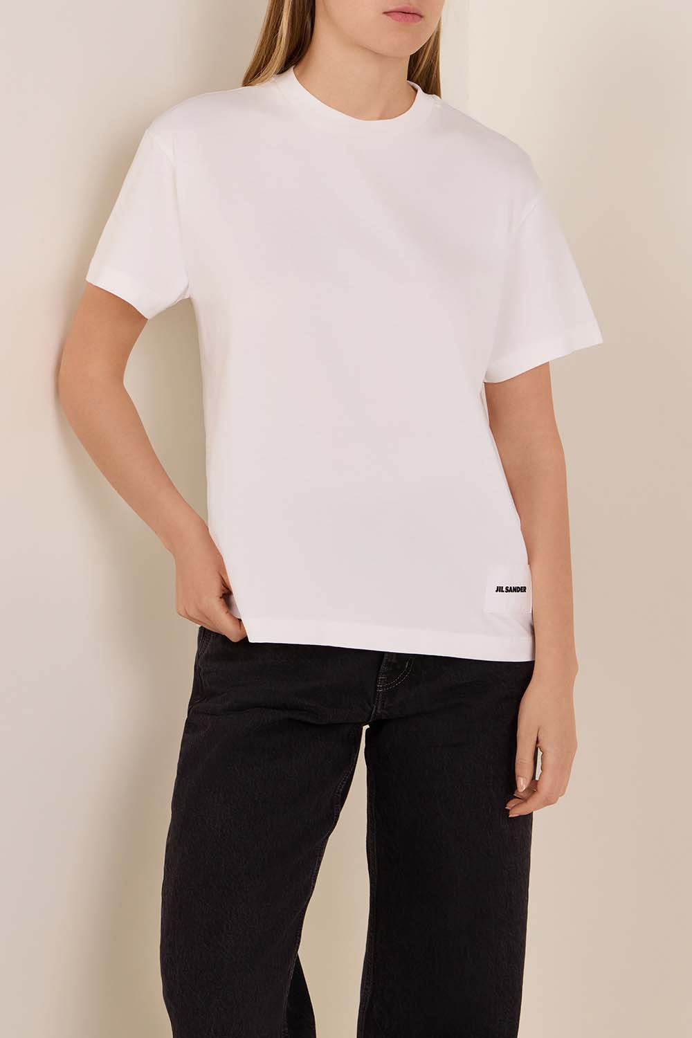 תמונת דוגמן אחורית של מארז שלוש חולצות טי