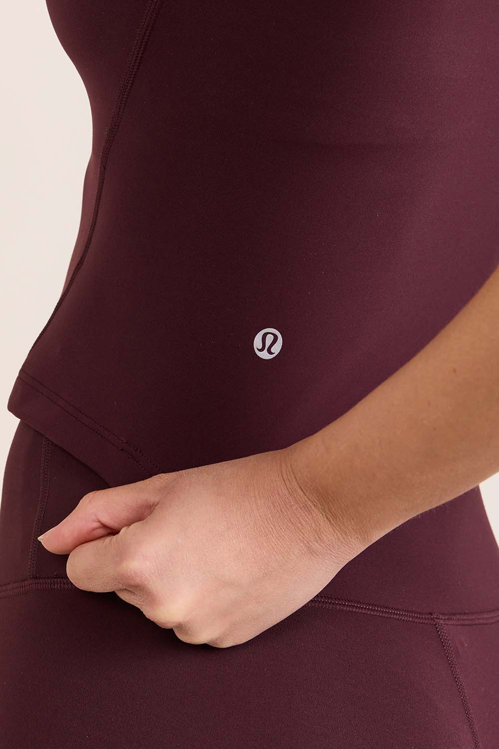 תמונת תקריב דוגמן של Wunder Train Wide Strap Tank