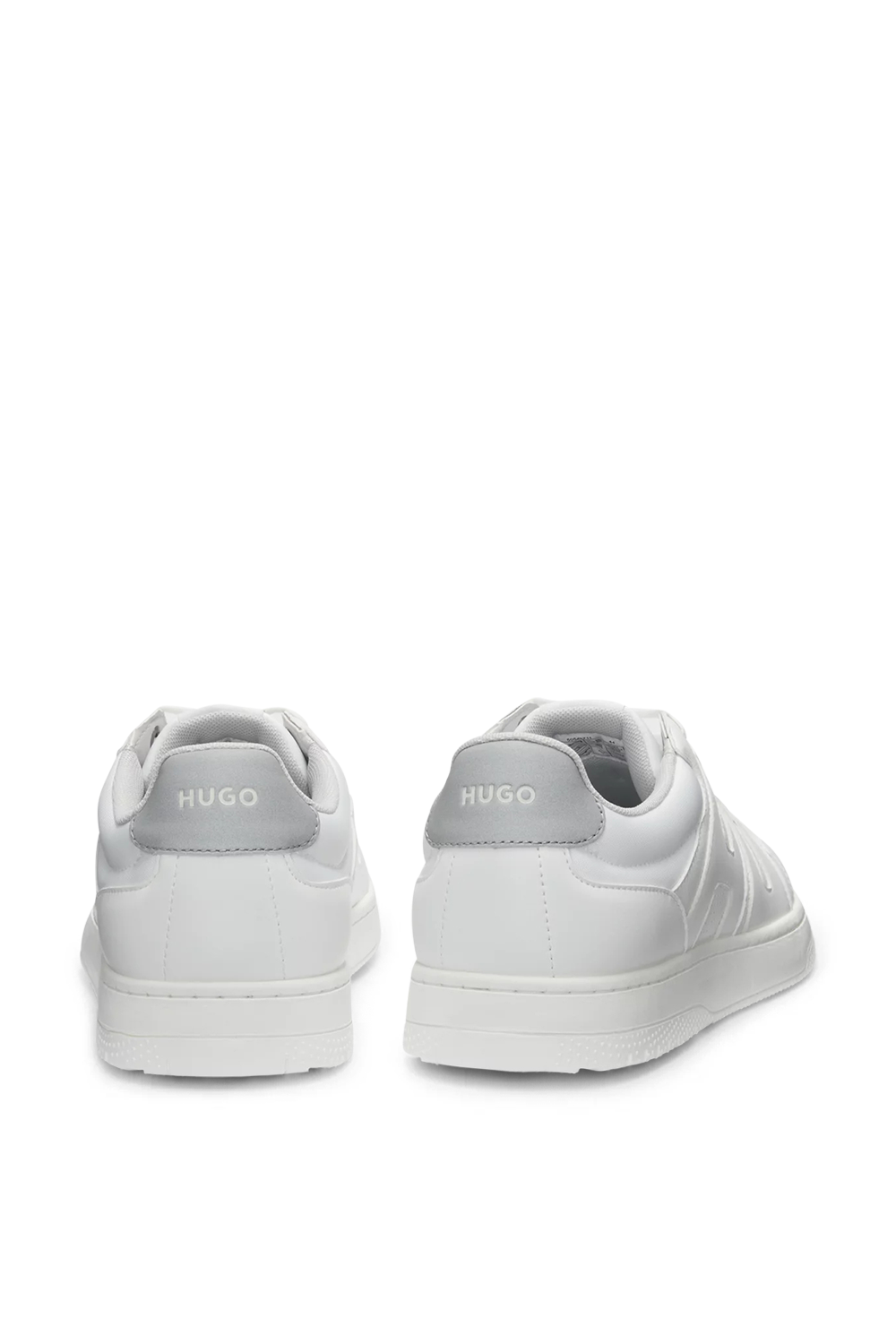 תמונה אחורית של נעלי סניקרס