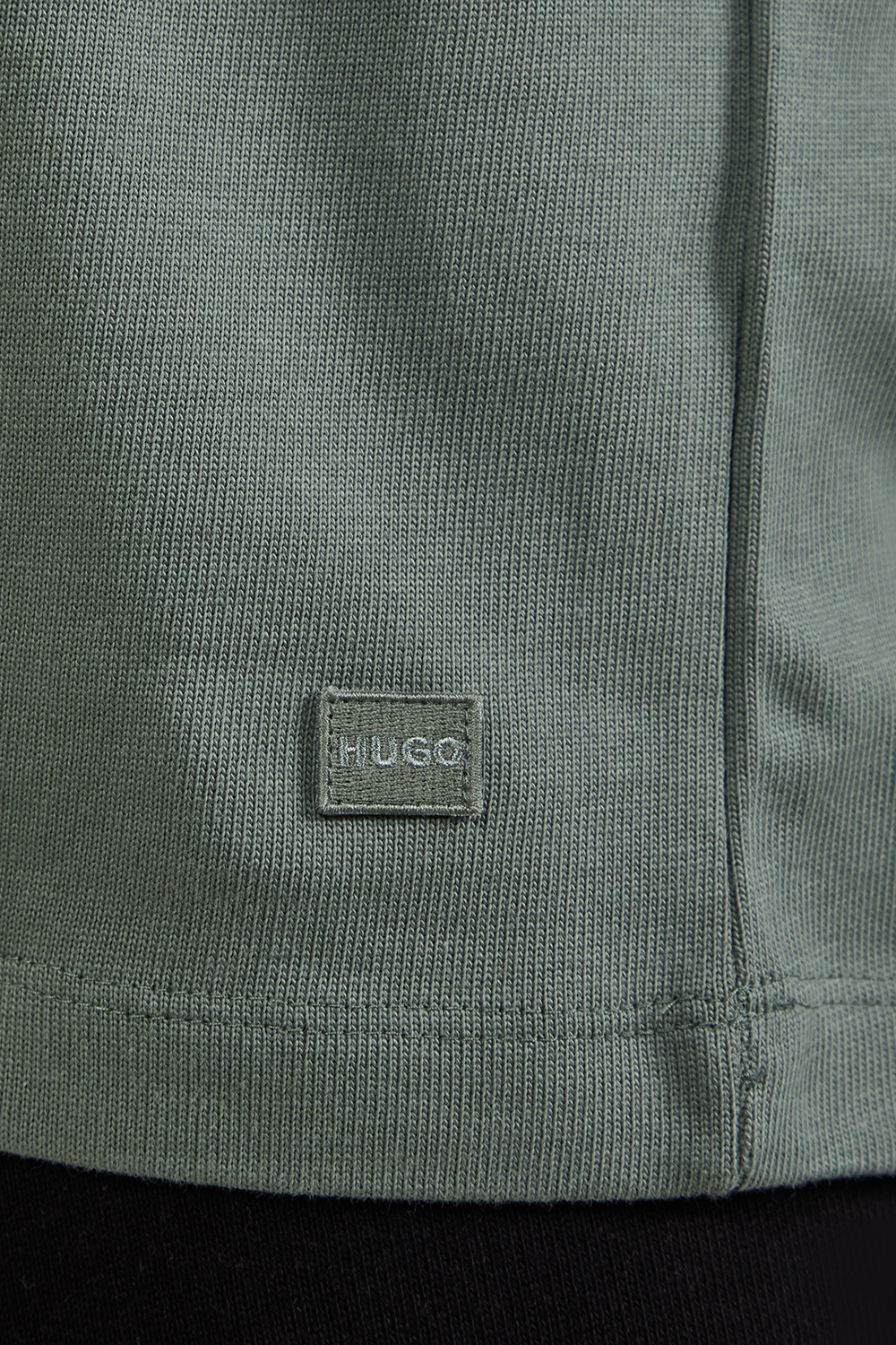 תמונת תקריב דוגמן של חולצת טי