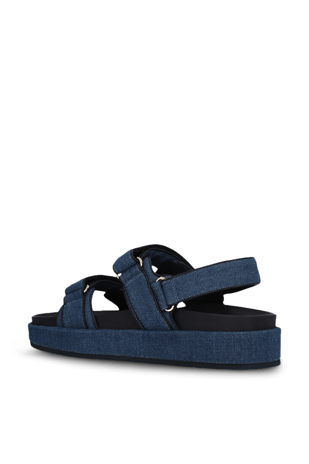 תמונה אחורית של סנדלי קירה ספורט ג'ינס