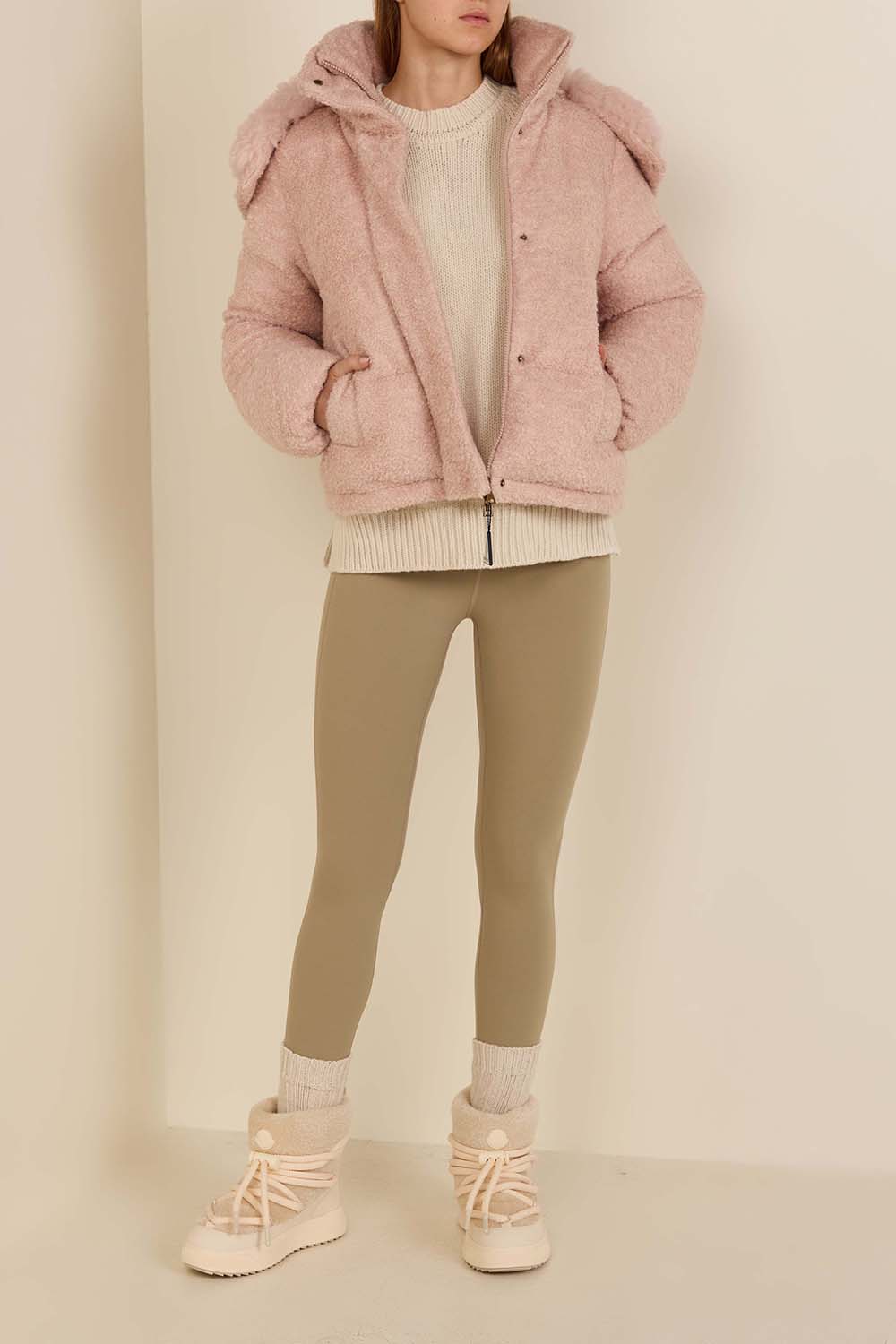 תמונת דוגמן קידמית של מגפוני שלג טדי