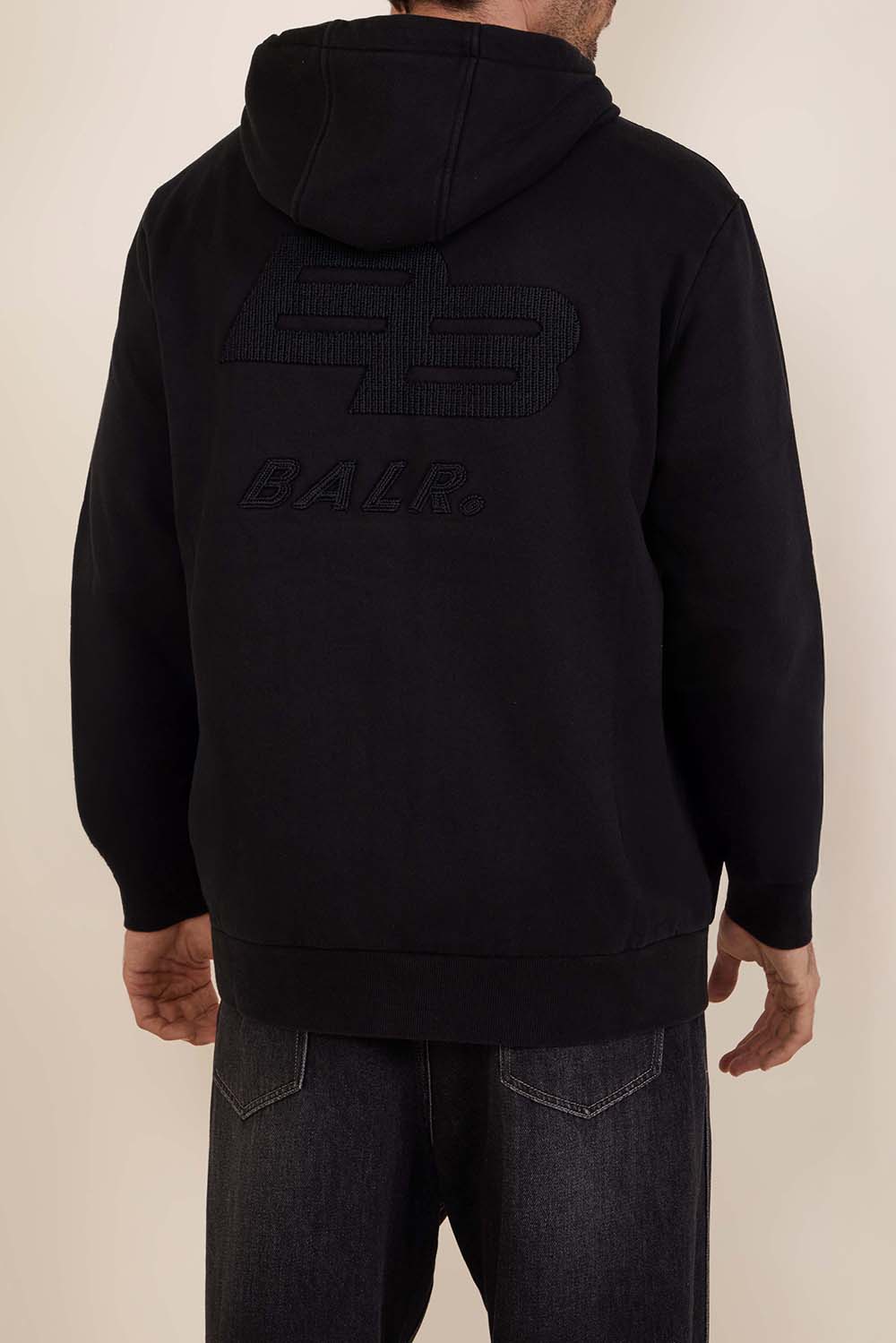 תמונת דוגמן אחורית של סווטשירט קפוצ'ון